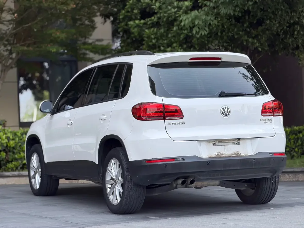 Volkswagen Tiguan (Tharu)