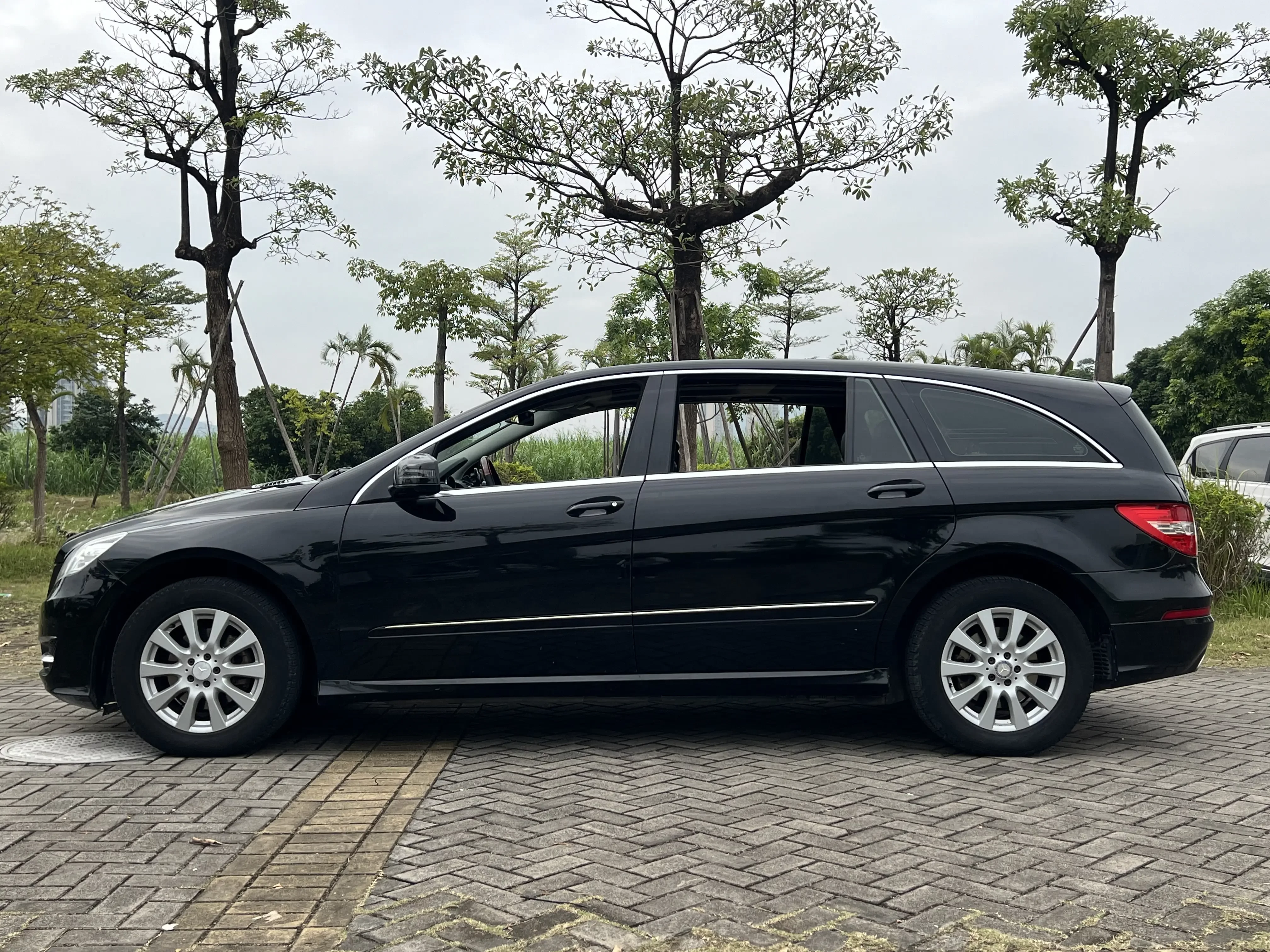 Mercedes-Benz R-Class