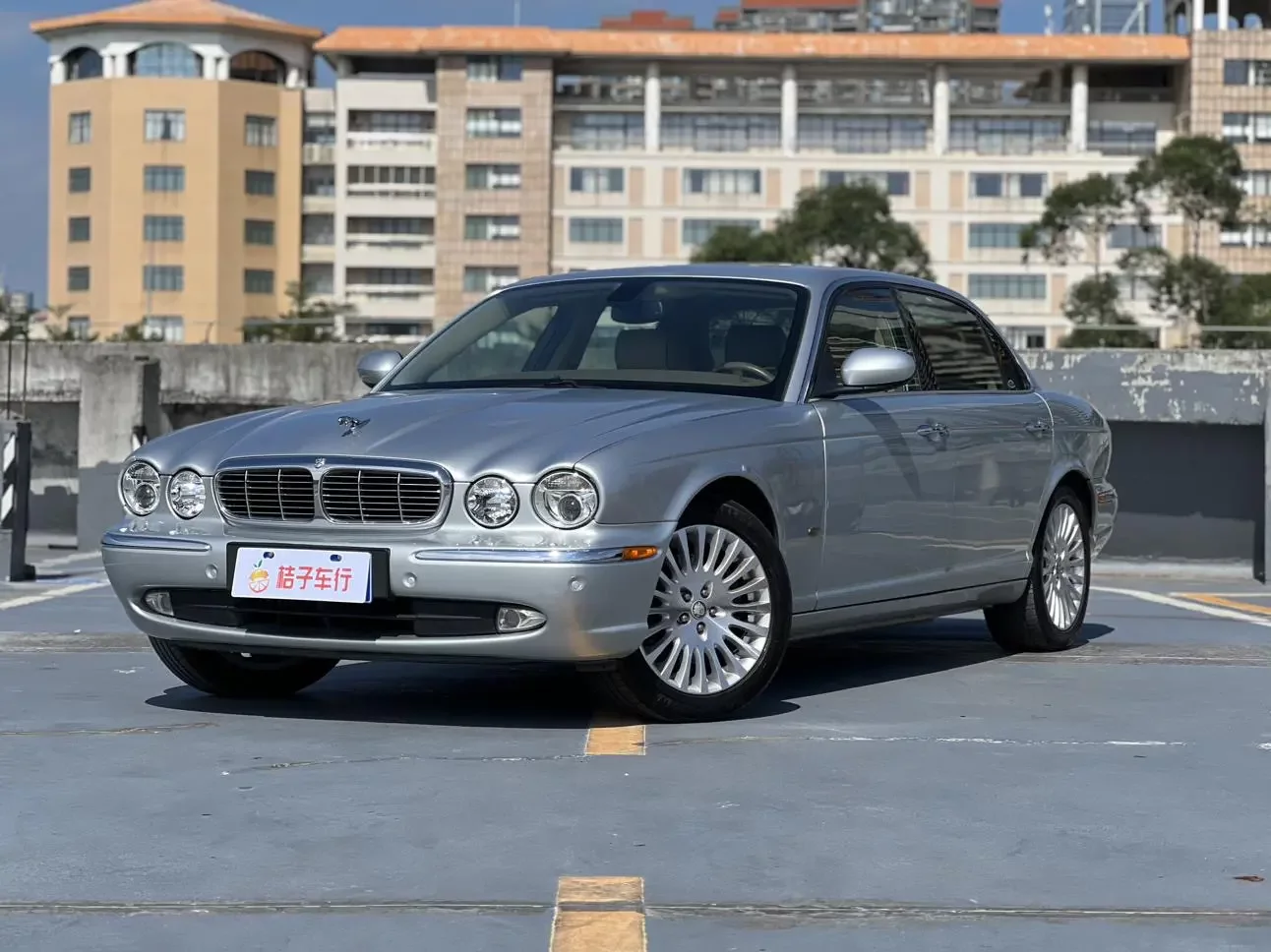Jaguar XJ