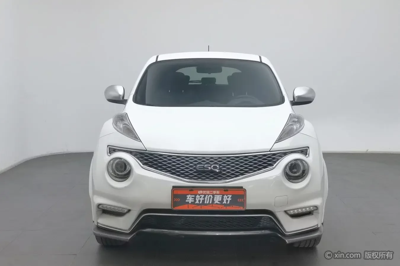 Infiniti ESQ