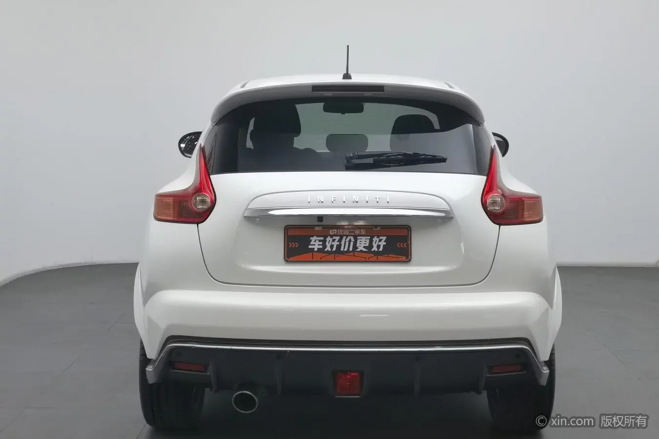 Infiniti ESQ