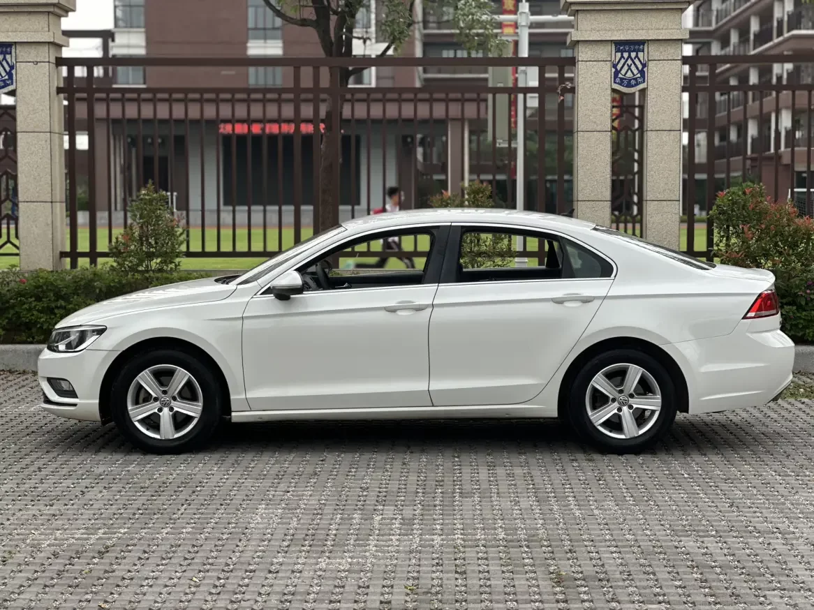 Volkswagen Lamando
