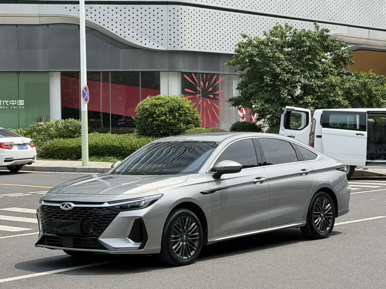 Chery Arrizo 8