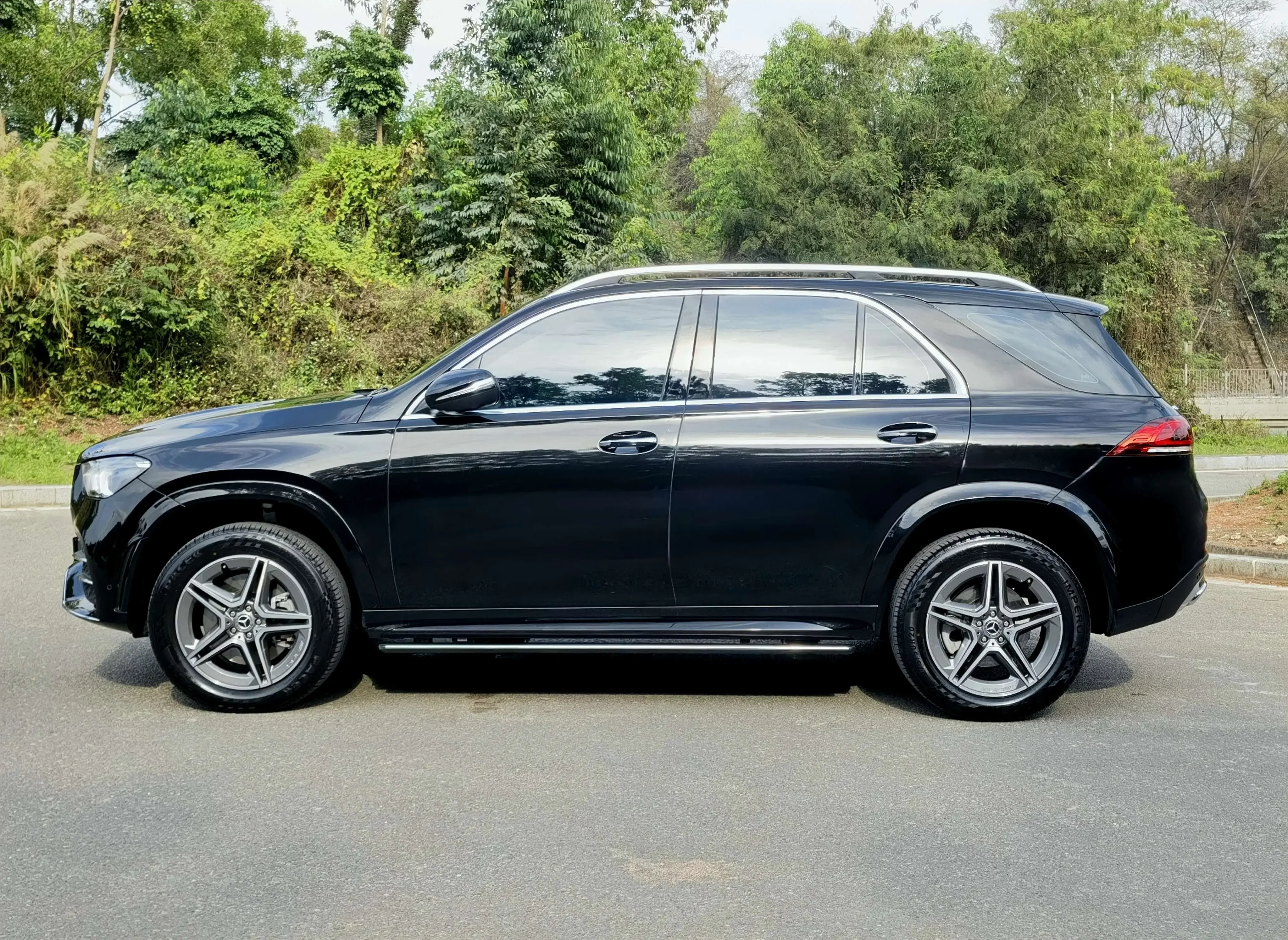 Mercedes-Benz GLE (Imported)
