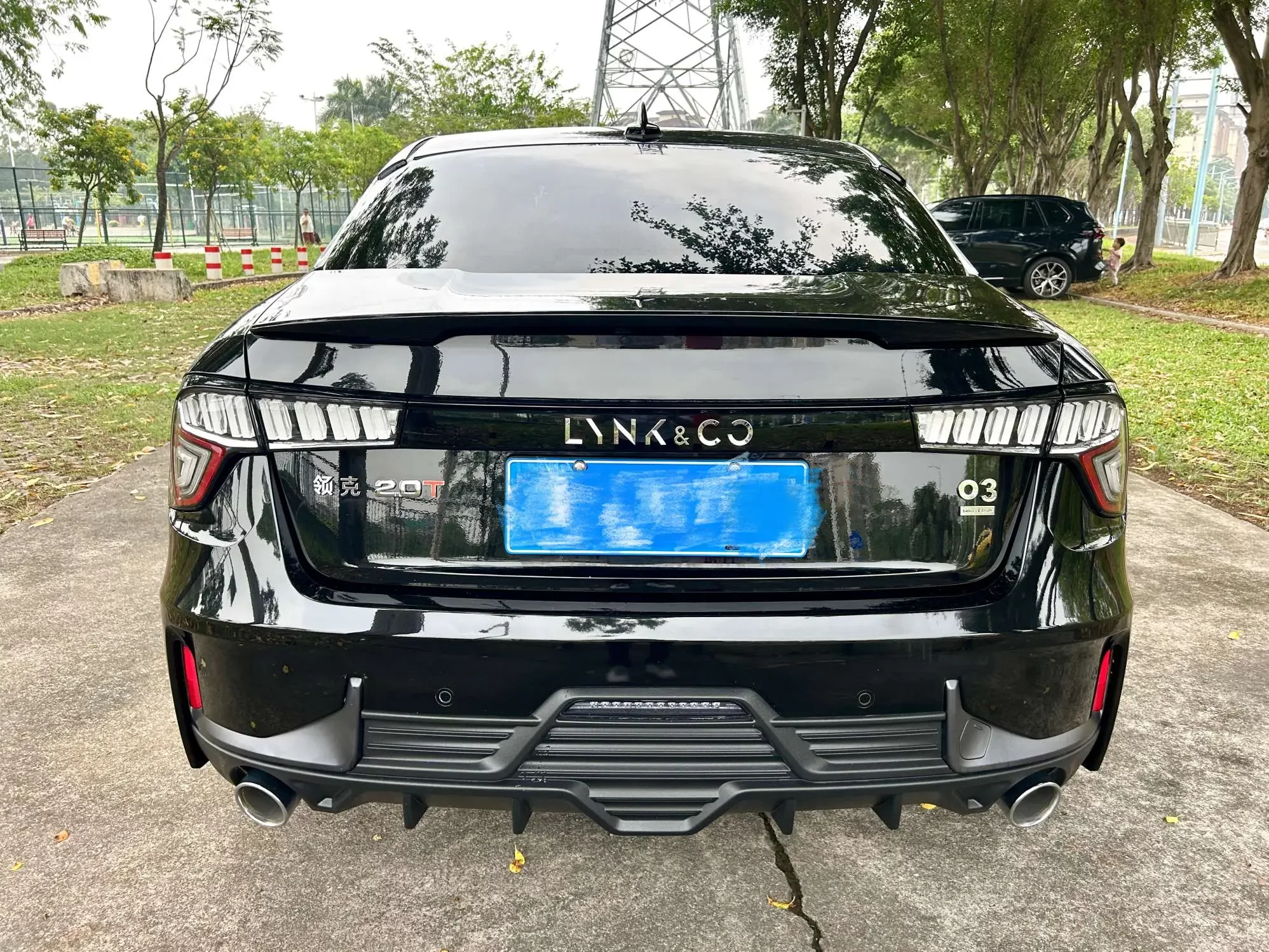 Lynk & Co 03