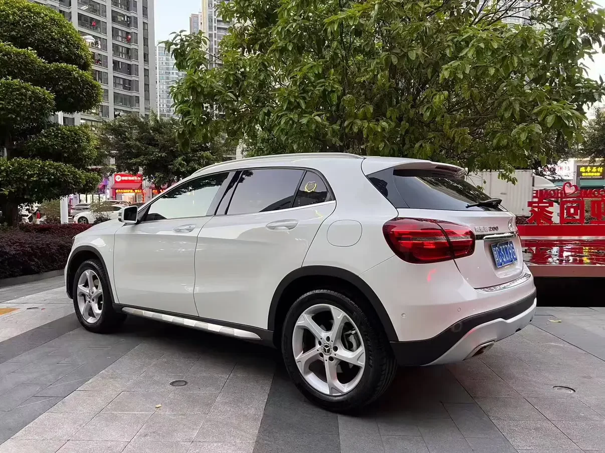 Mercedes-Benz GLA