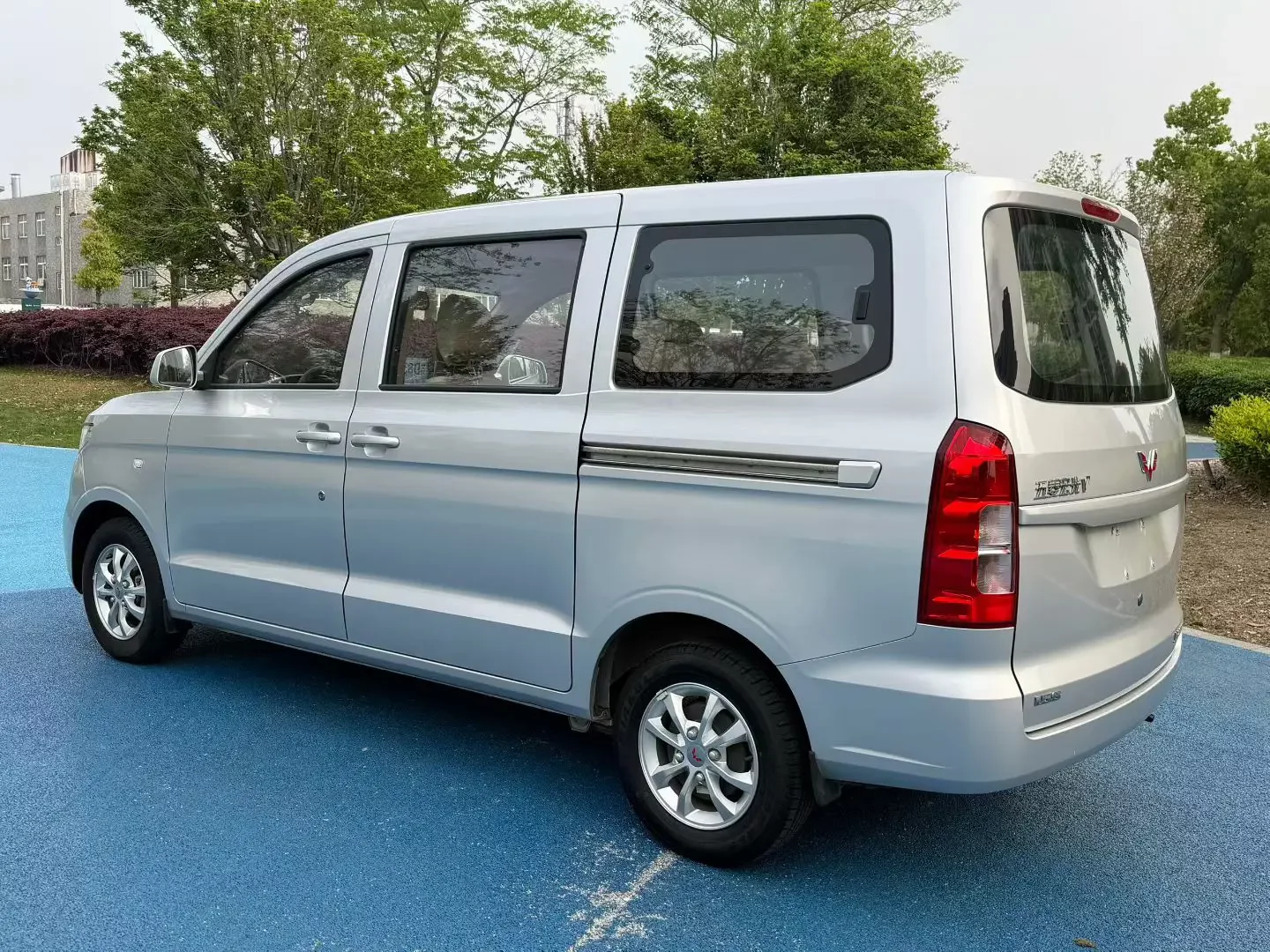 Wuling Hongguang V