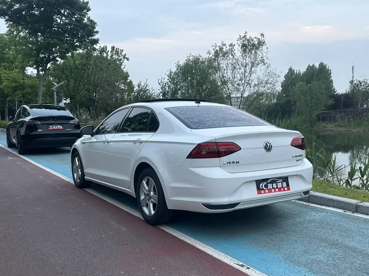 Volkswagen Lamando