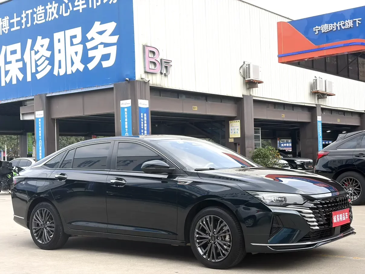 Dongfeng Yixuan MAX
