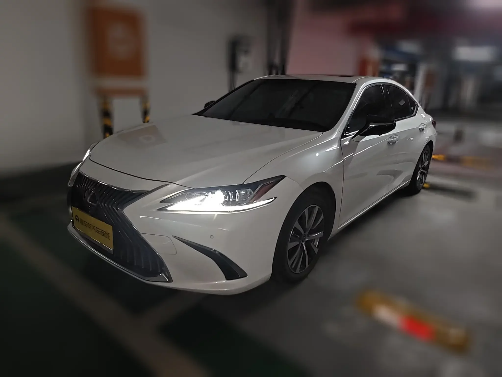 Lexus ES