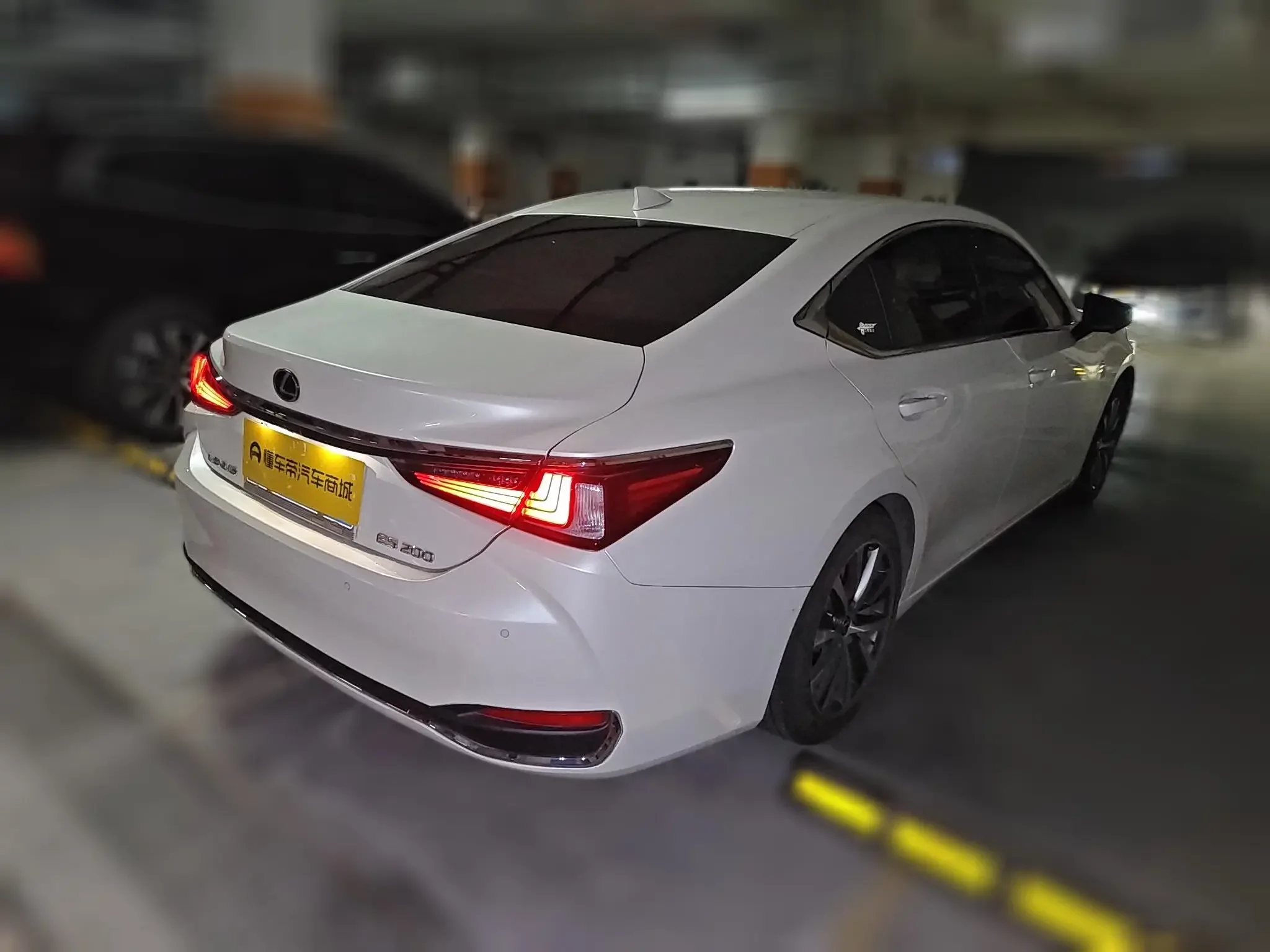 Lexus ES