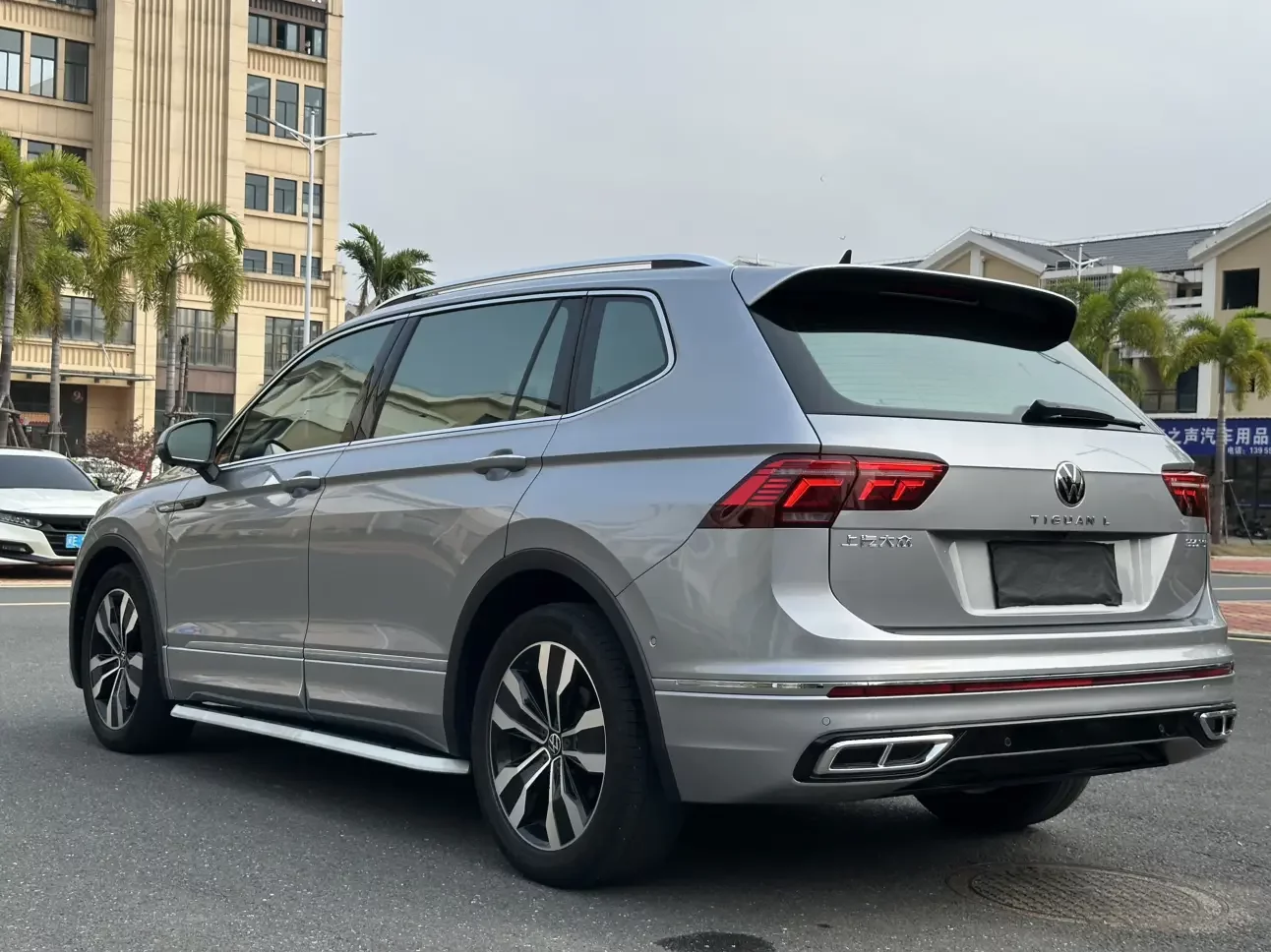 Volkswagen Tiguan L