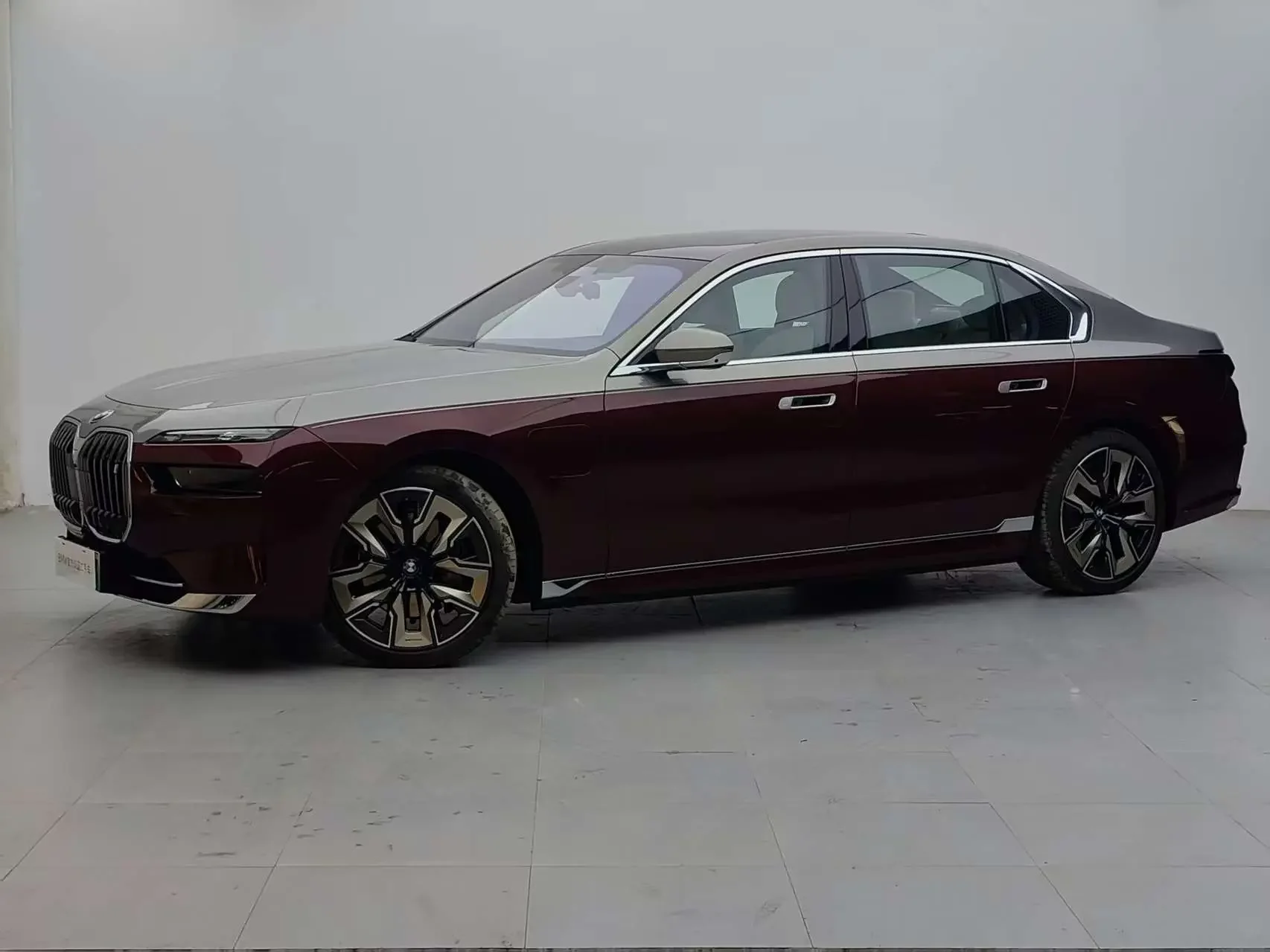 BMW i7