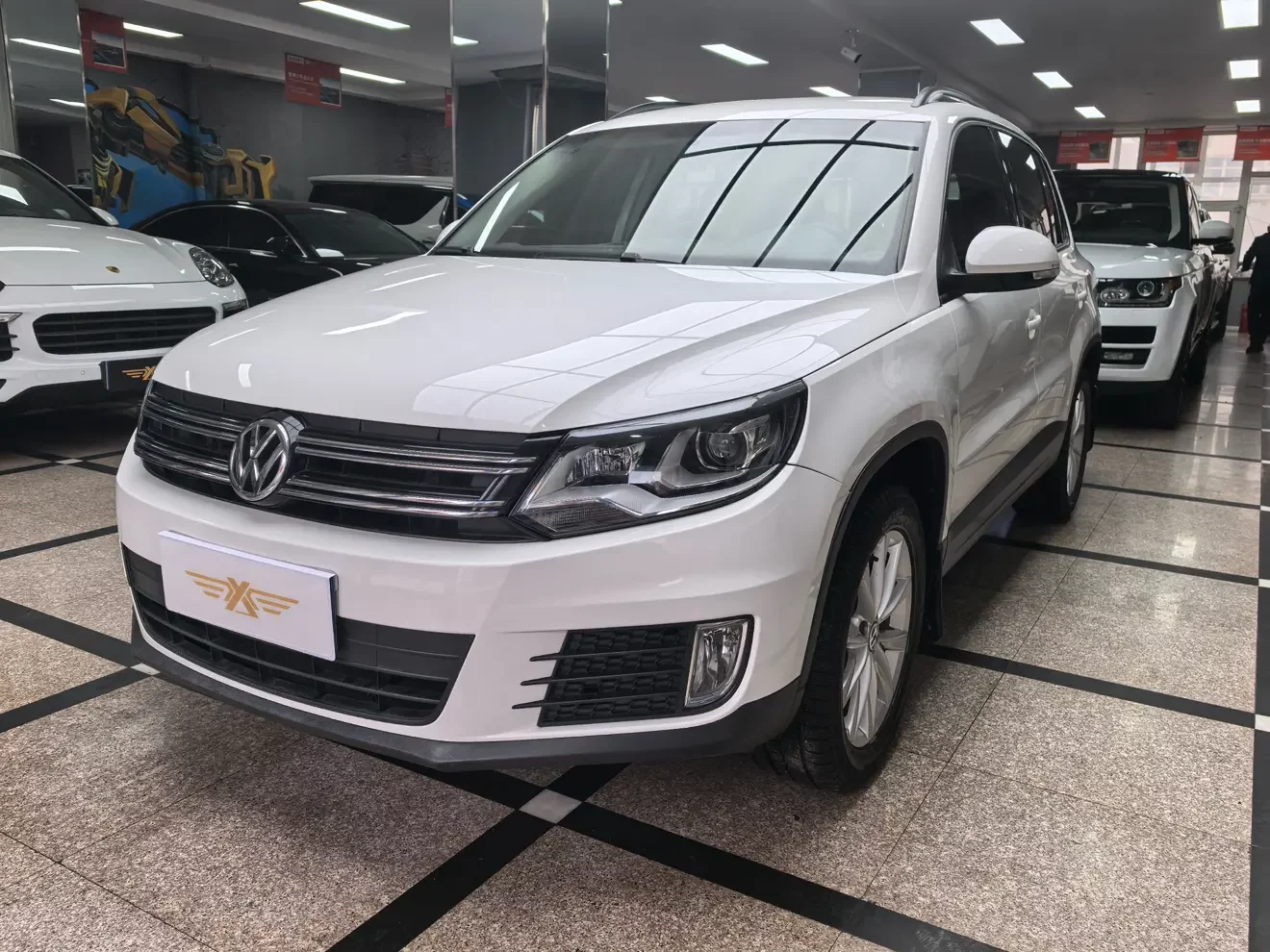Volkswagen Tiguan (Tharu)