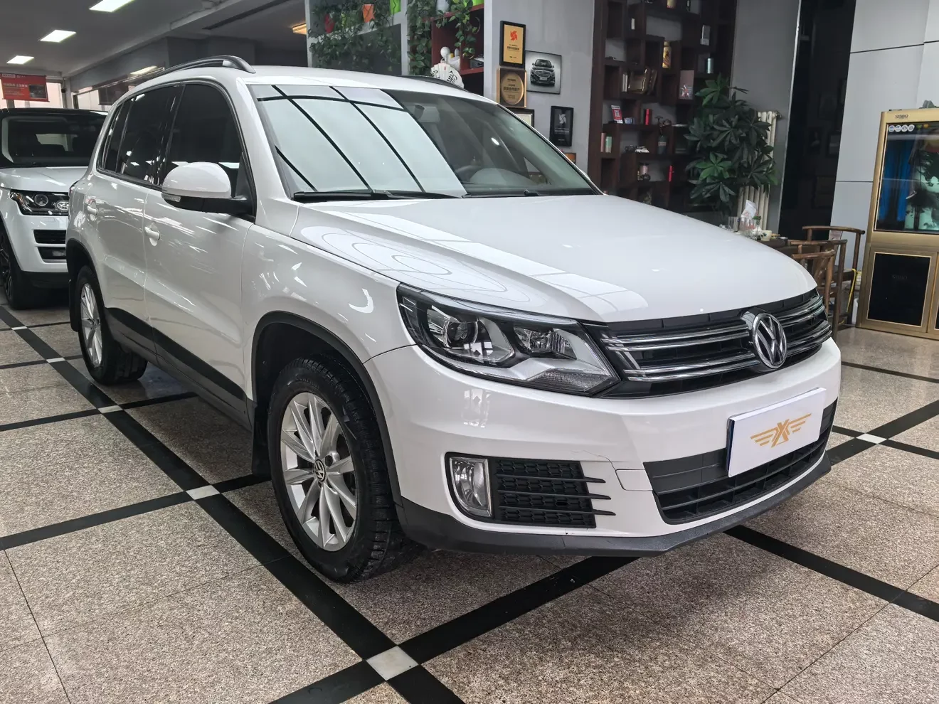 Volkswagen Tiguan (Tharu)