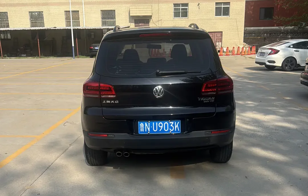 Volkswagen Tiguan (Tharu)