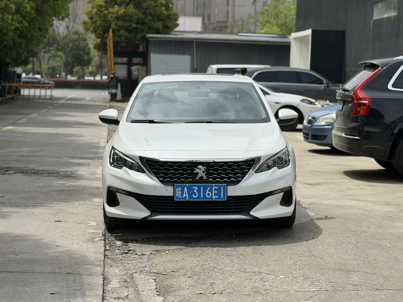 Peugeot 408