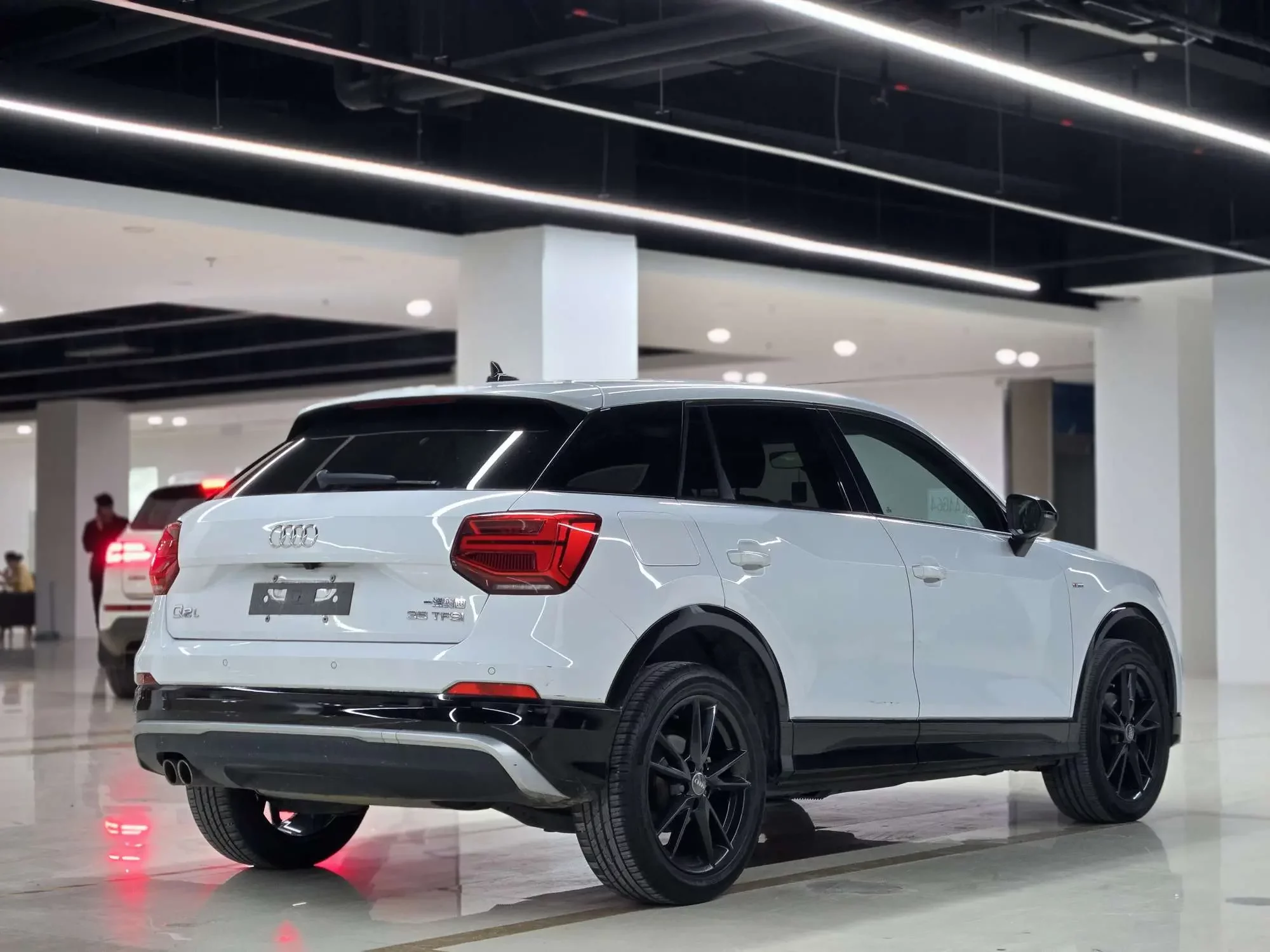 Audi Q2L