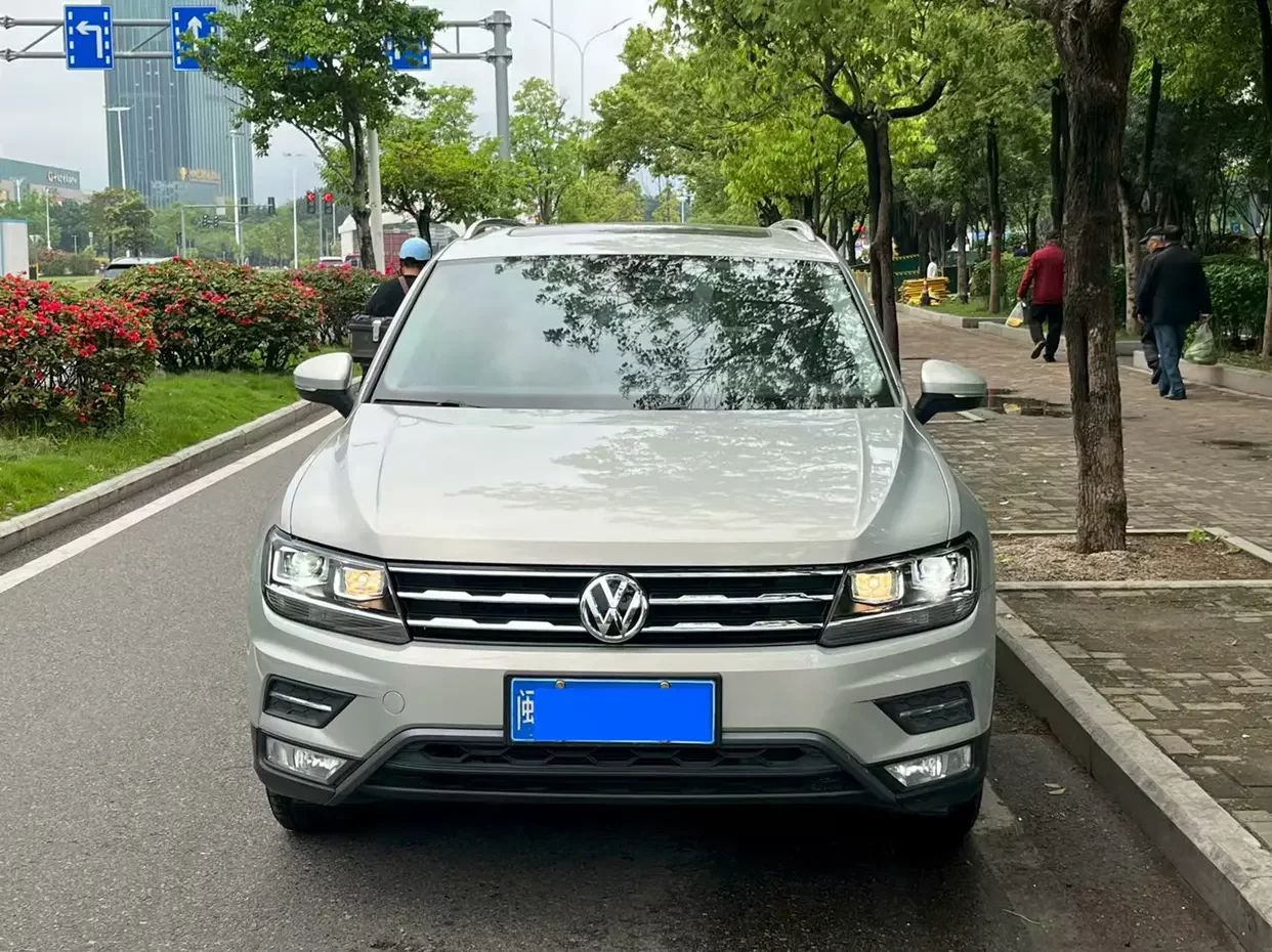 Volkswagen Tiguan L