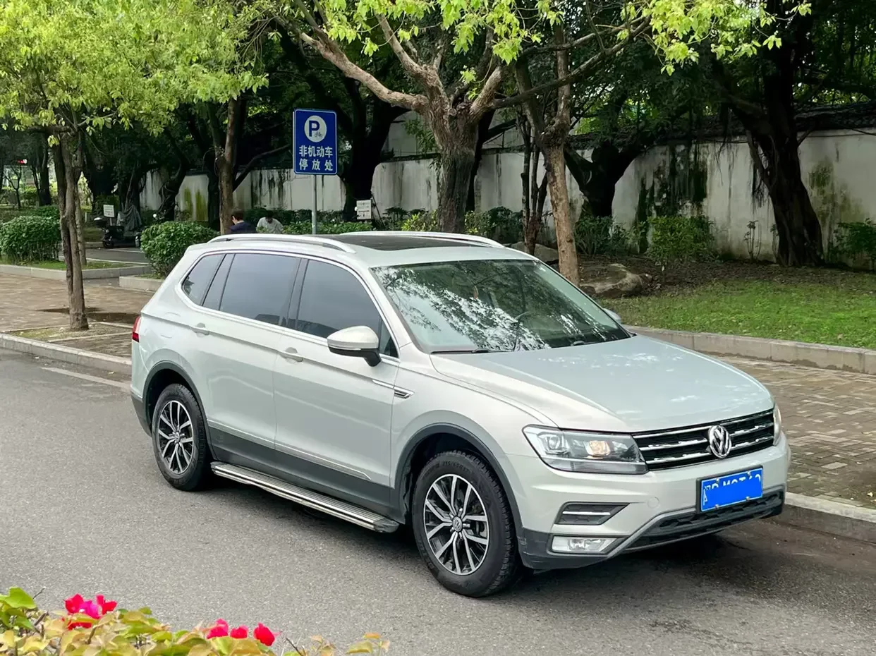 Volkswagen Tiguan L
