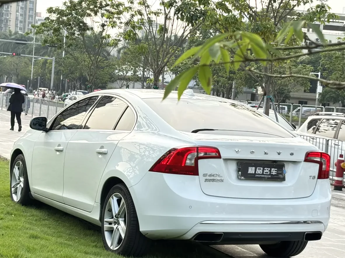 Volvo S60