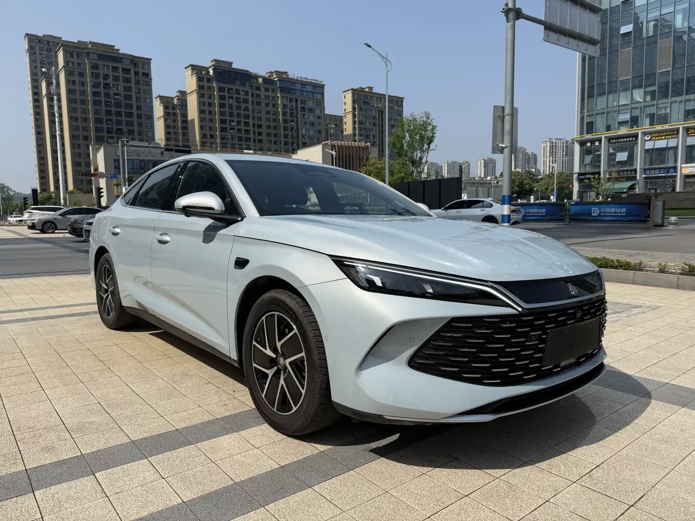 BYD Qin L DM