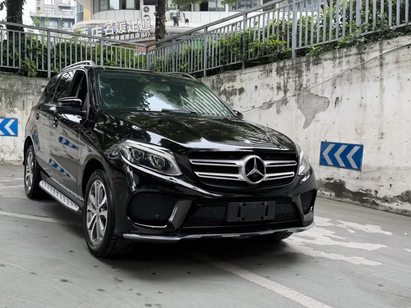 Mercedes-Benz GLE (Imported)