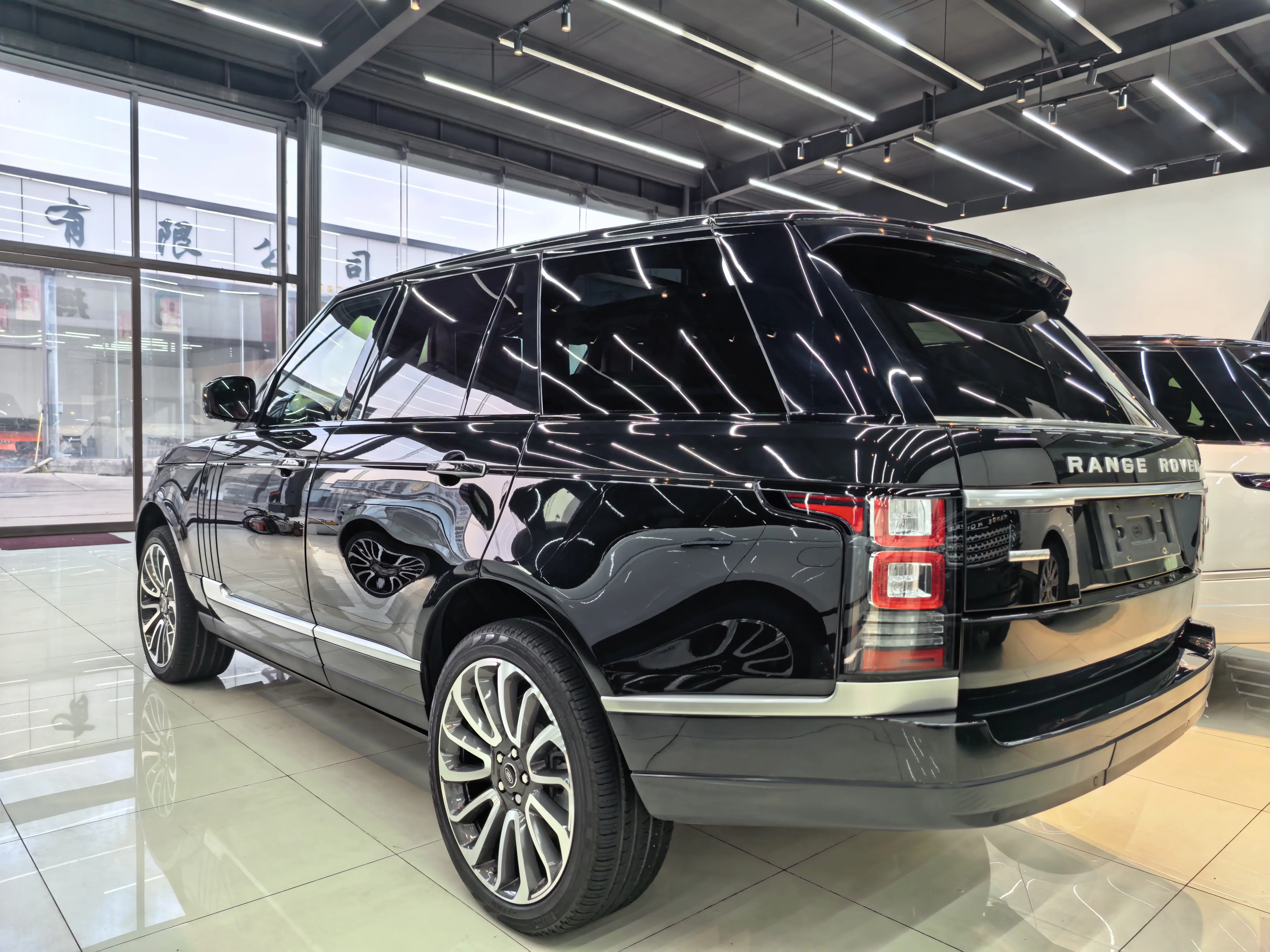 Land Rover range rover