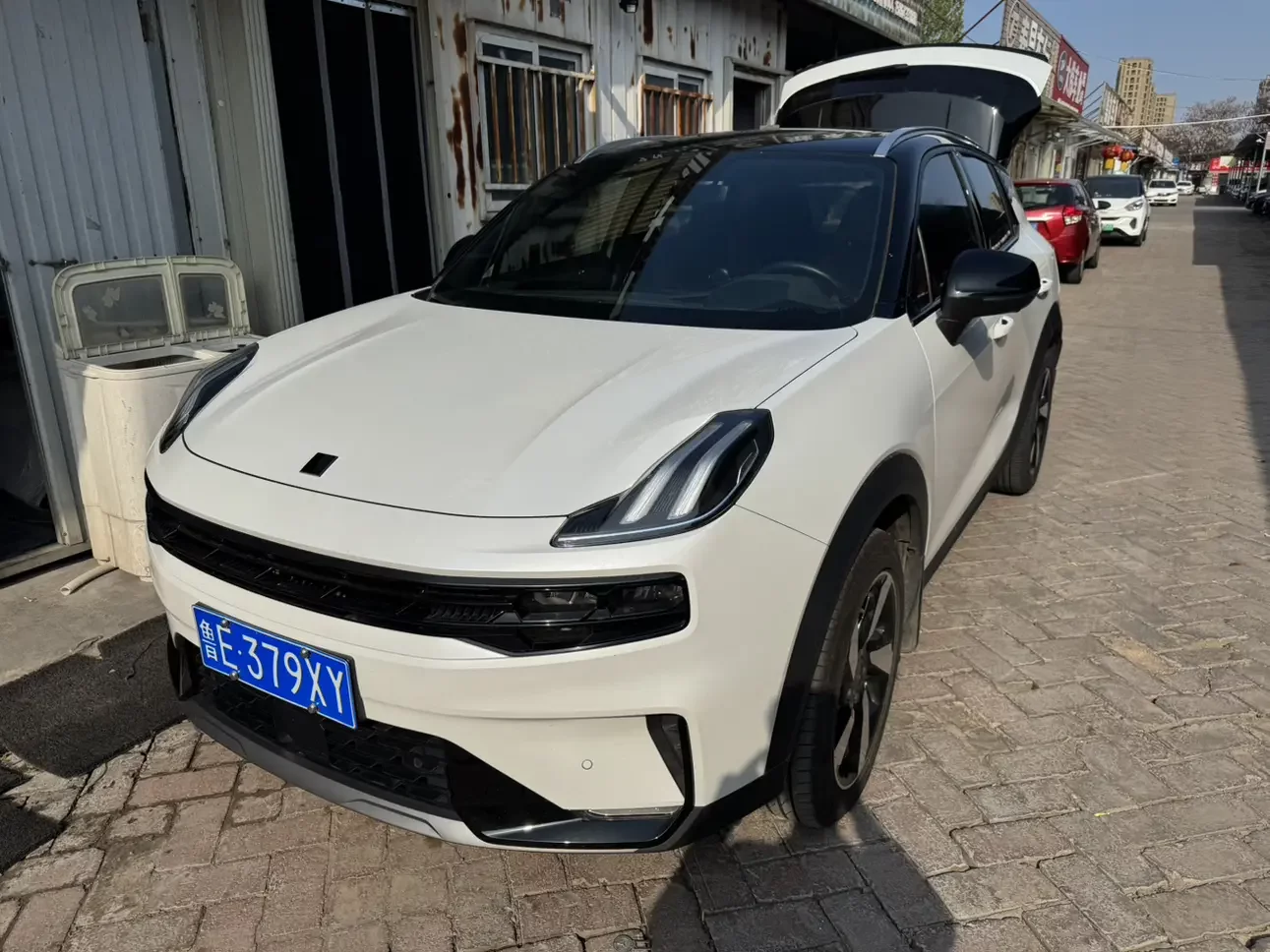 Lynk & Co 06