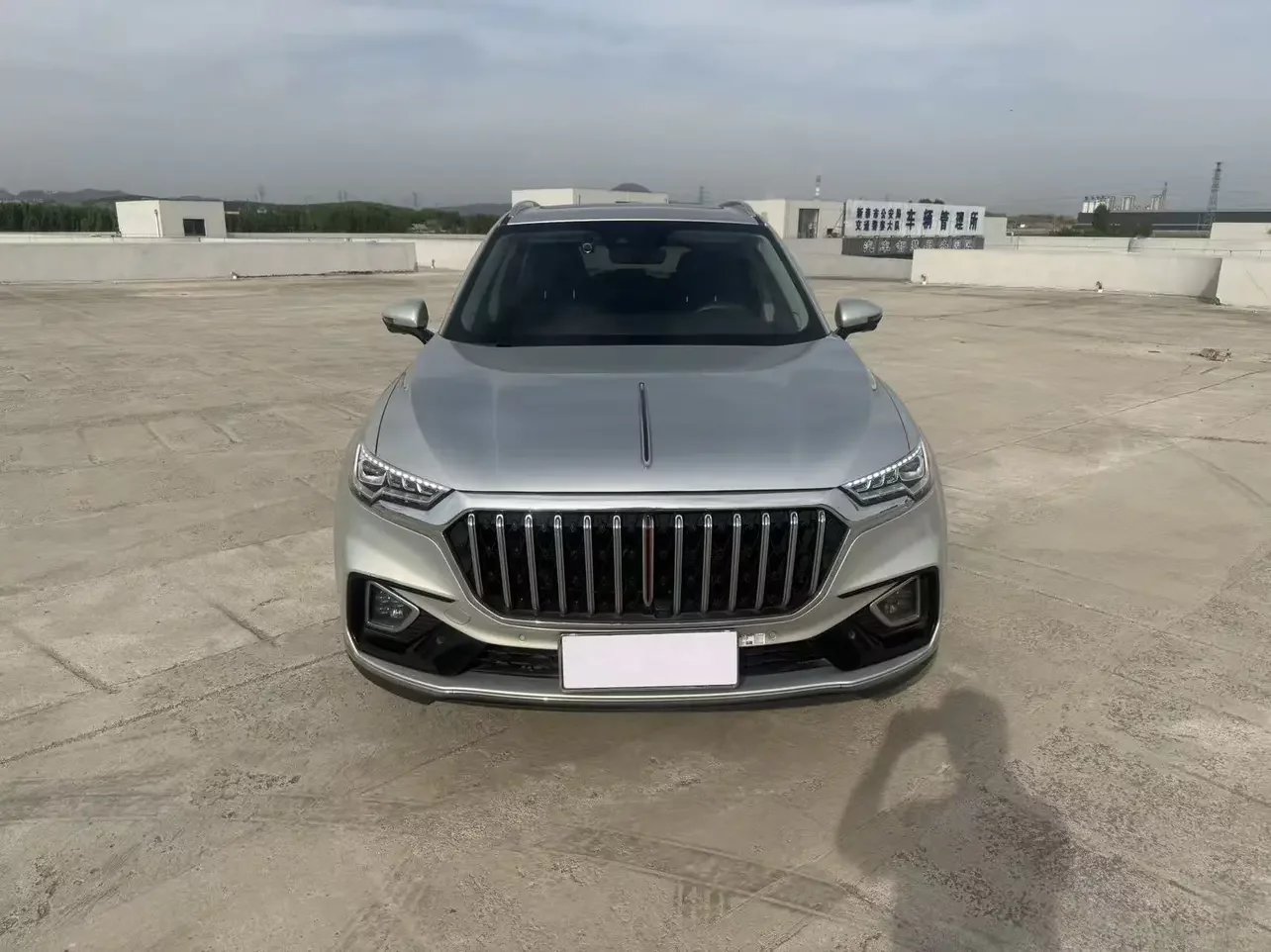 Hongqi HS5