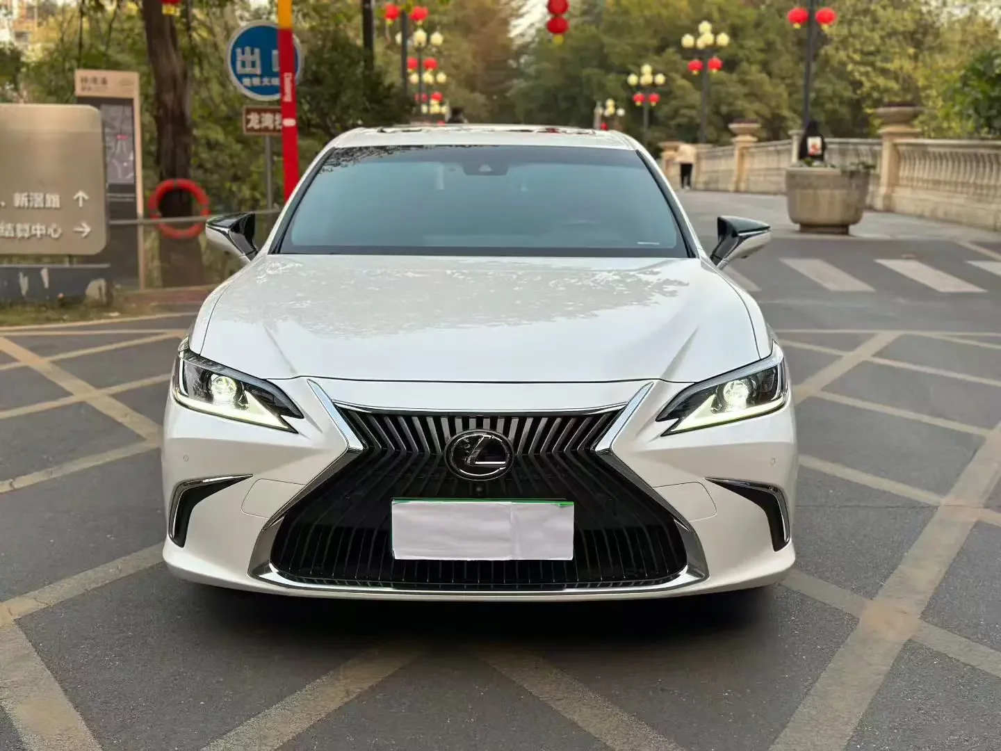 Lexus ES