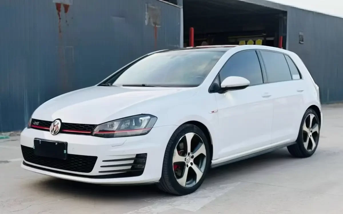 Volkswagen Golf GTI