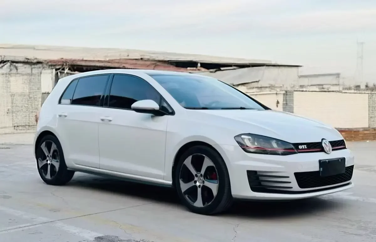 Volkswagen Golf GTI