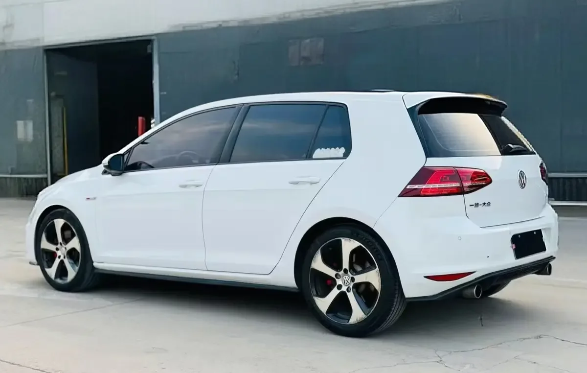 Volkswagen Golf GTI