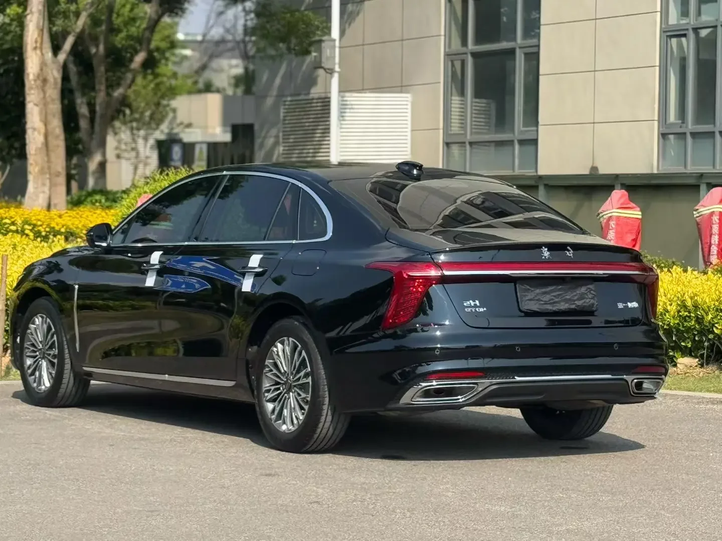 Hongqi H5