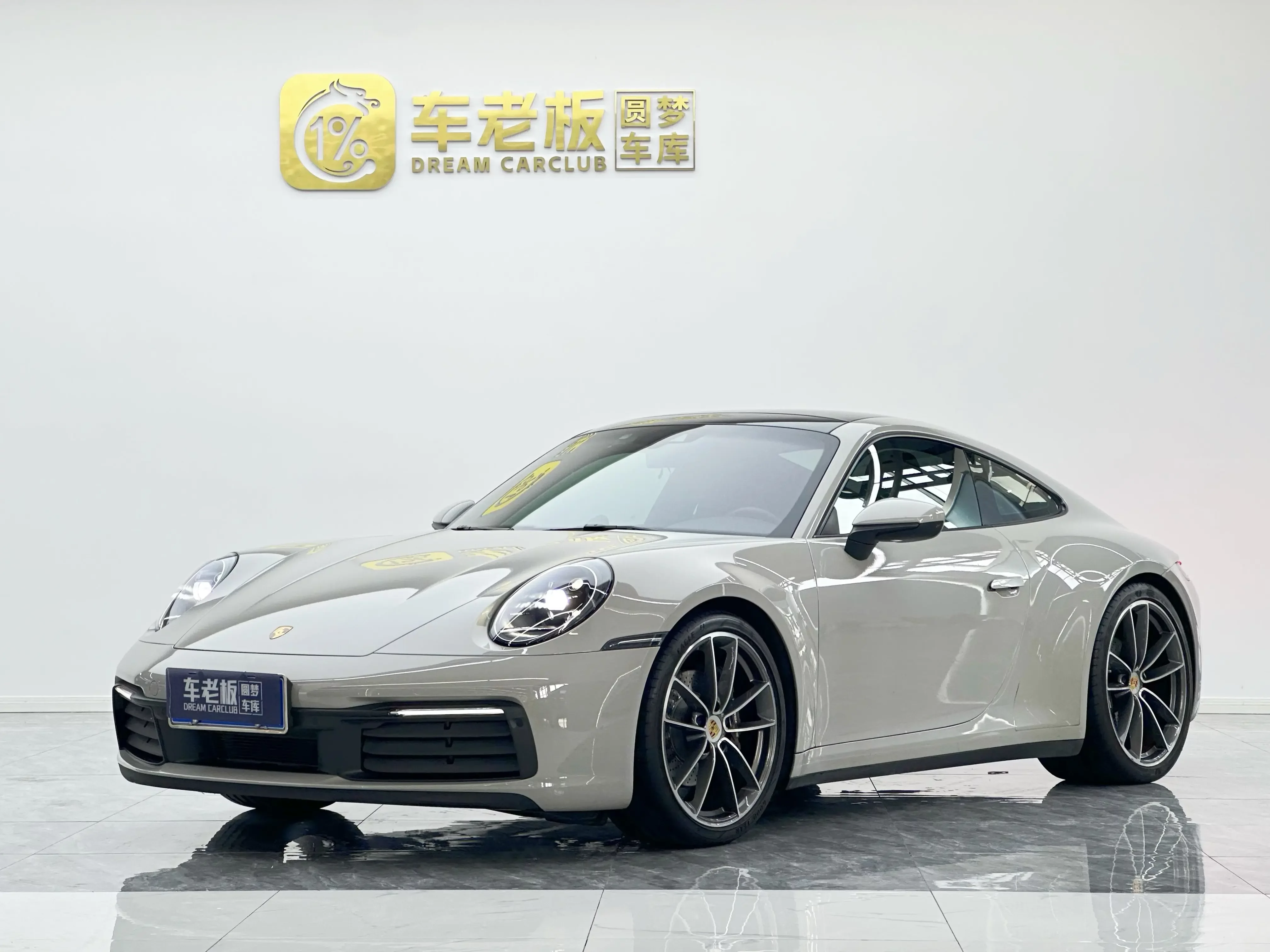 PORSCHE 911