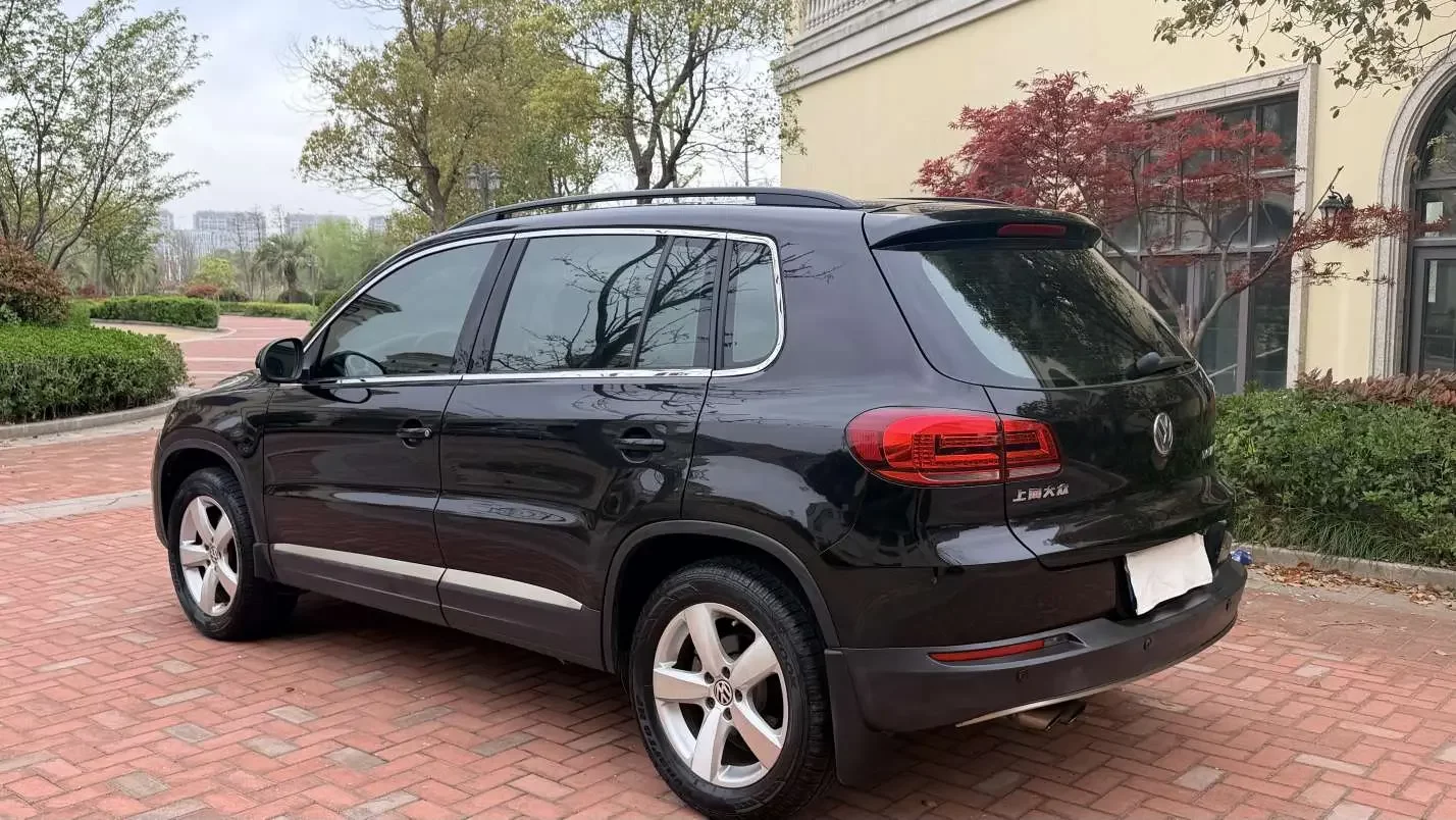 Volkswagen Tiguan (Tharu)