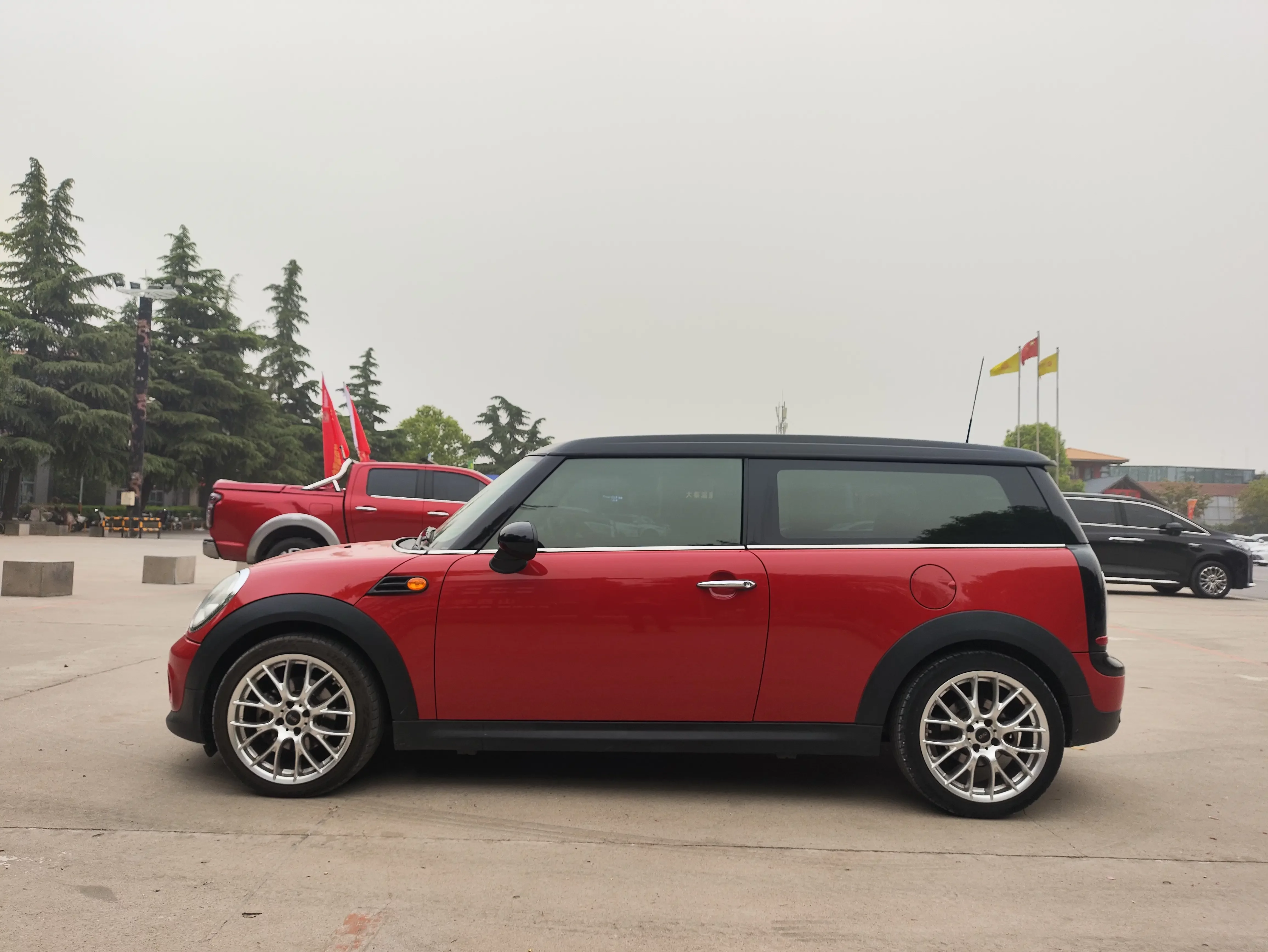 MINI CLUBMAN