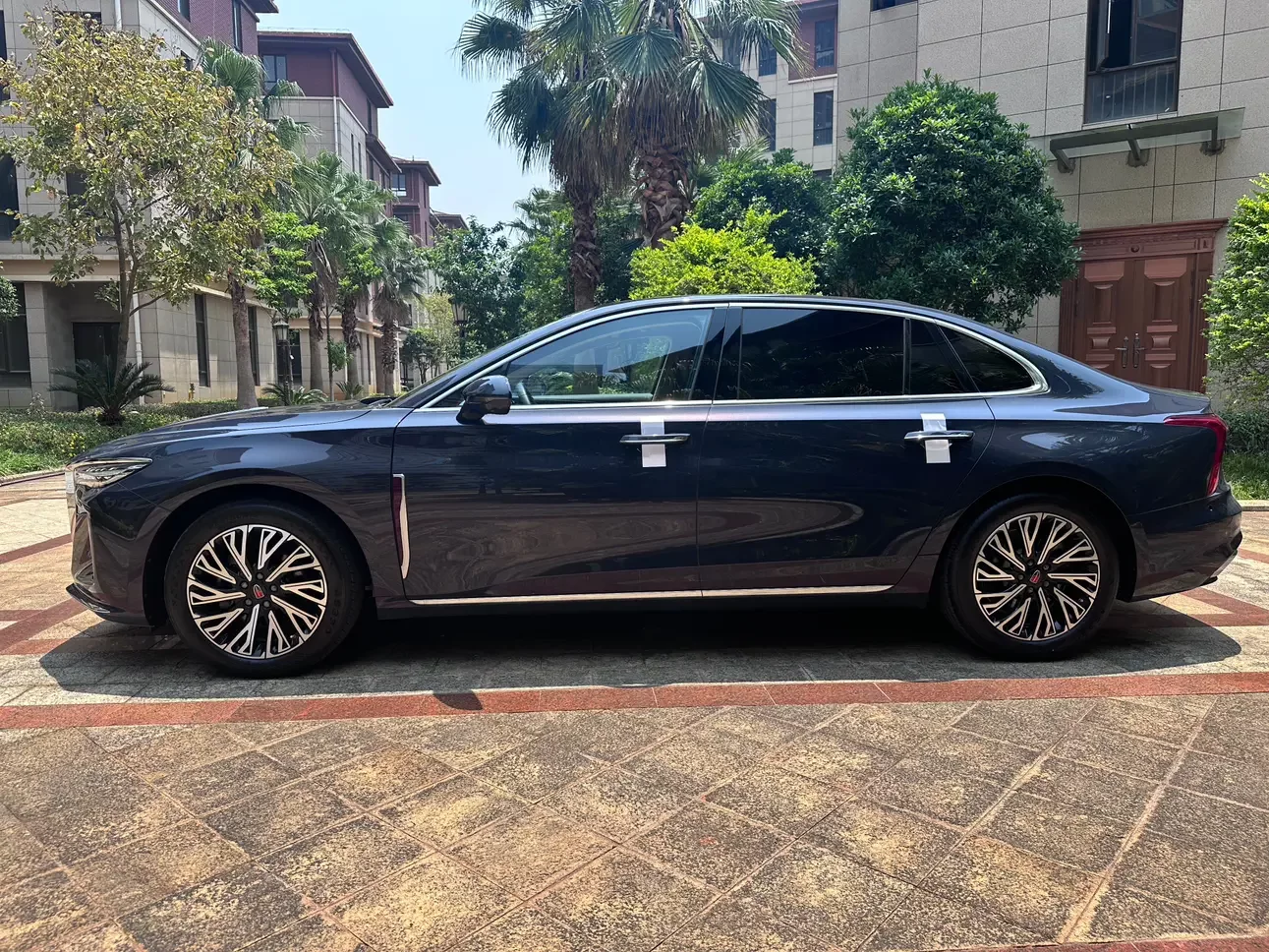 Hongqi H5