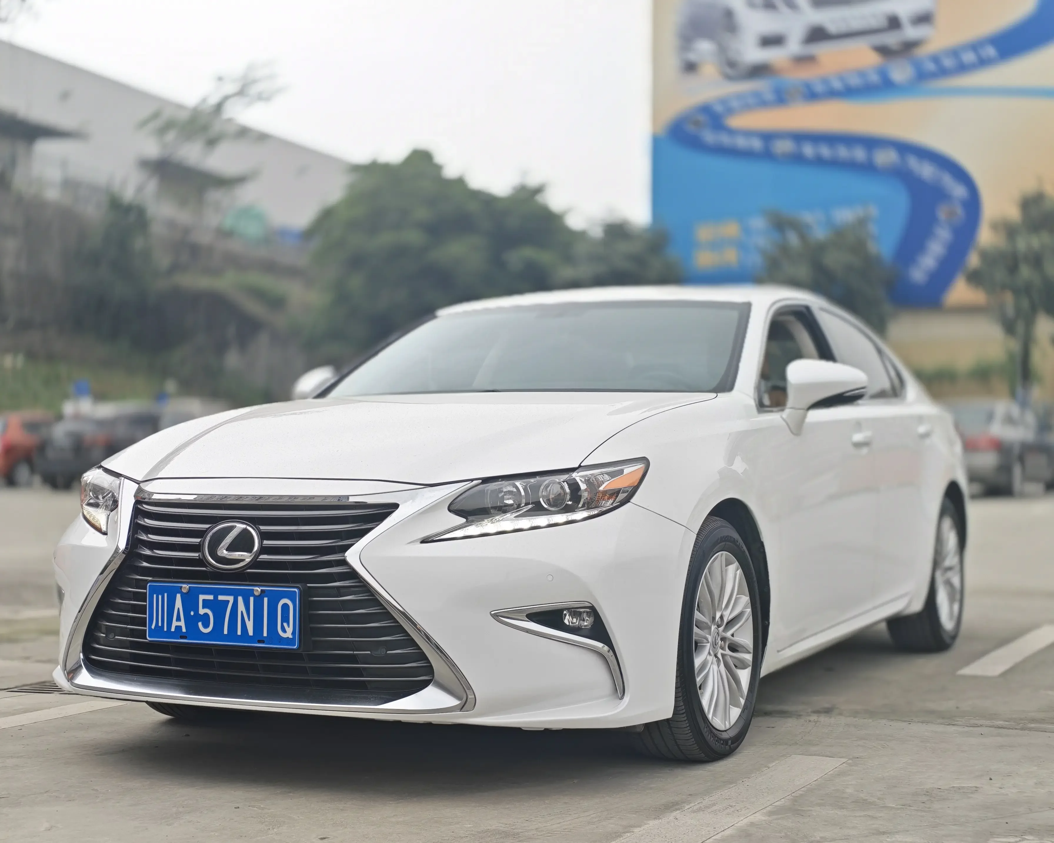 Lexus ES
