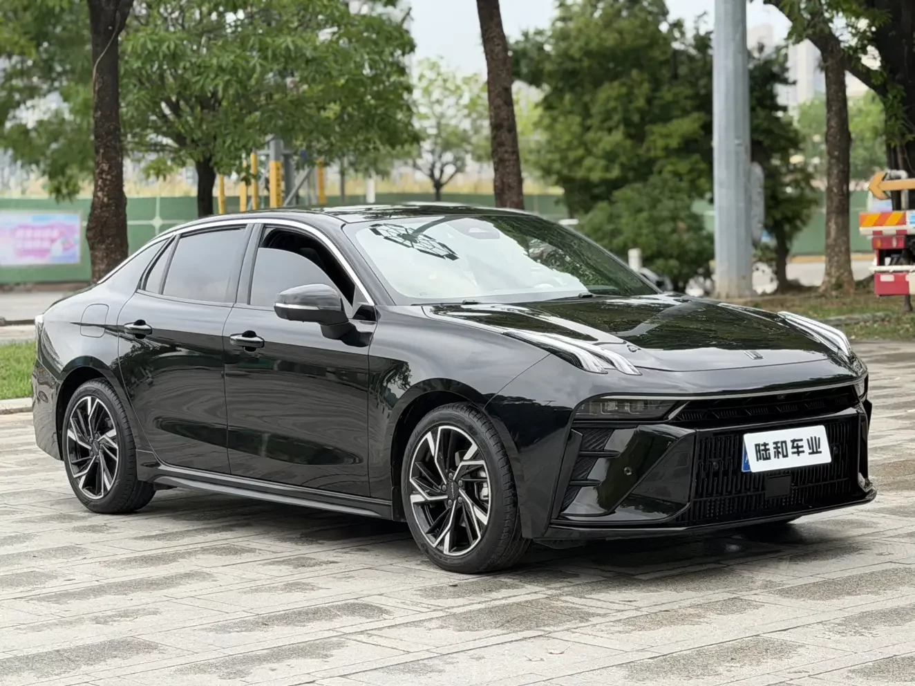 Lynk & Co 03