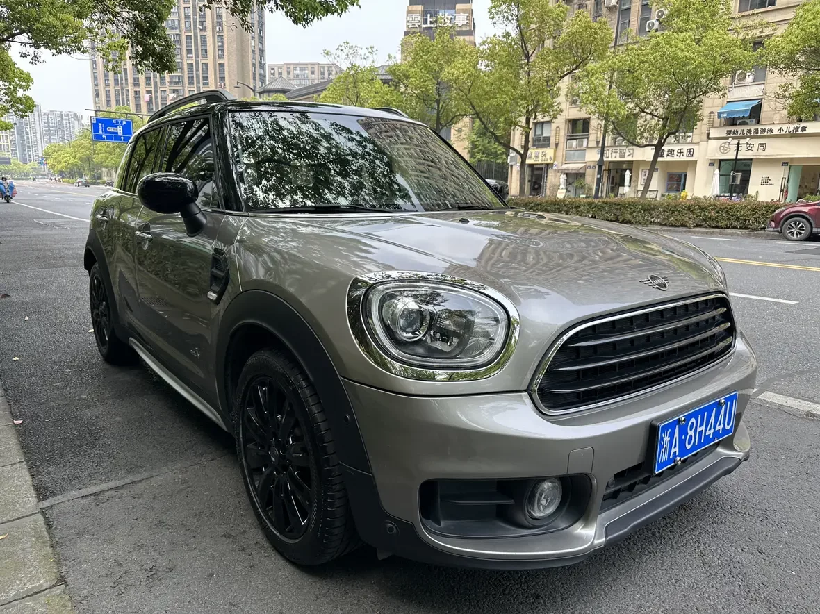 MINI COUNTRYMAN