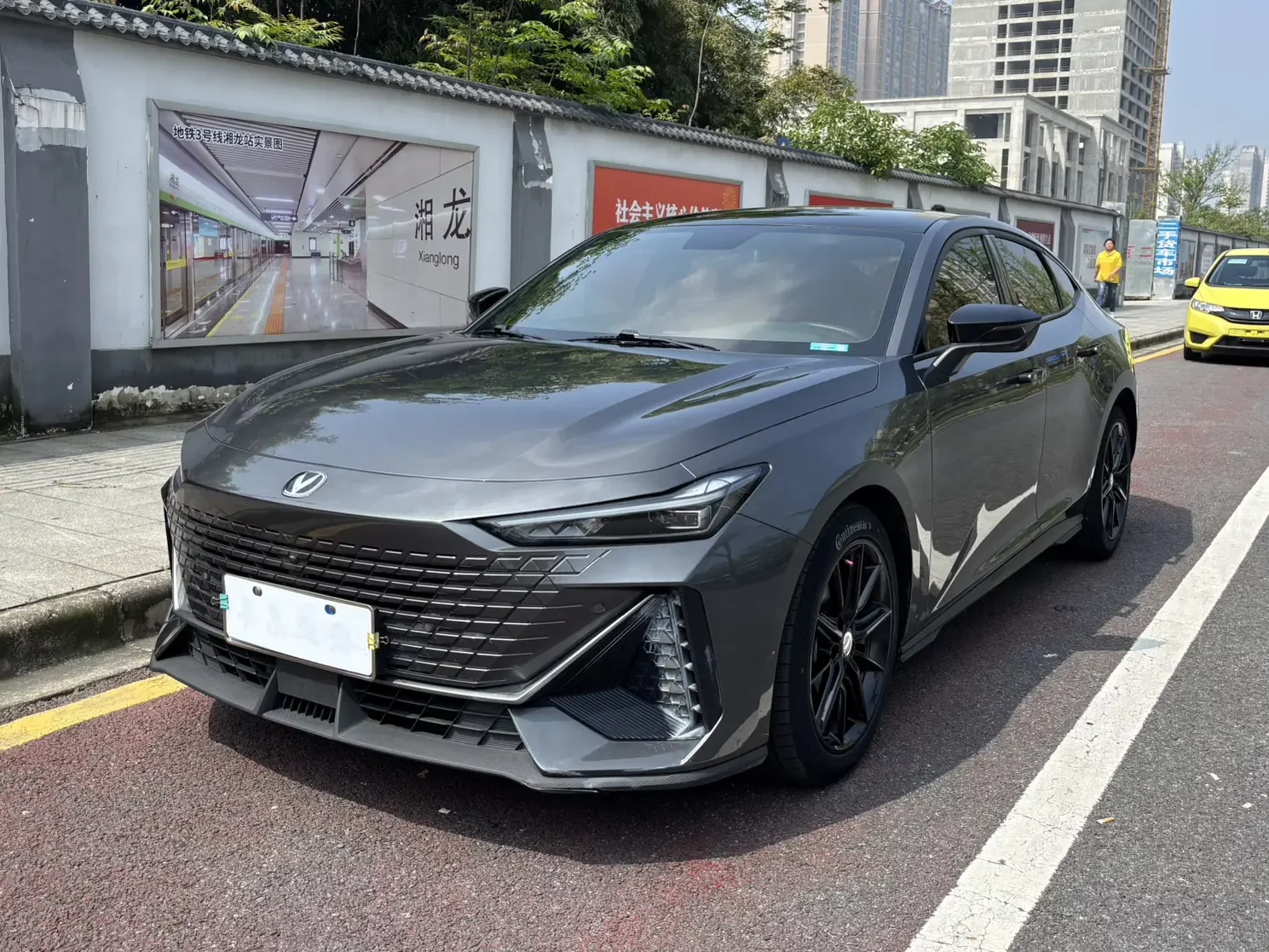 Changan UNI-V  из Китая