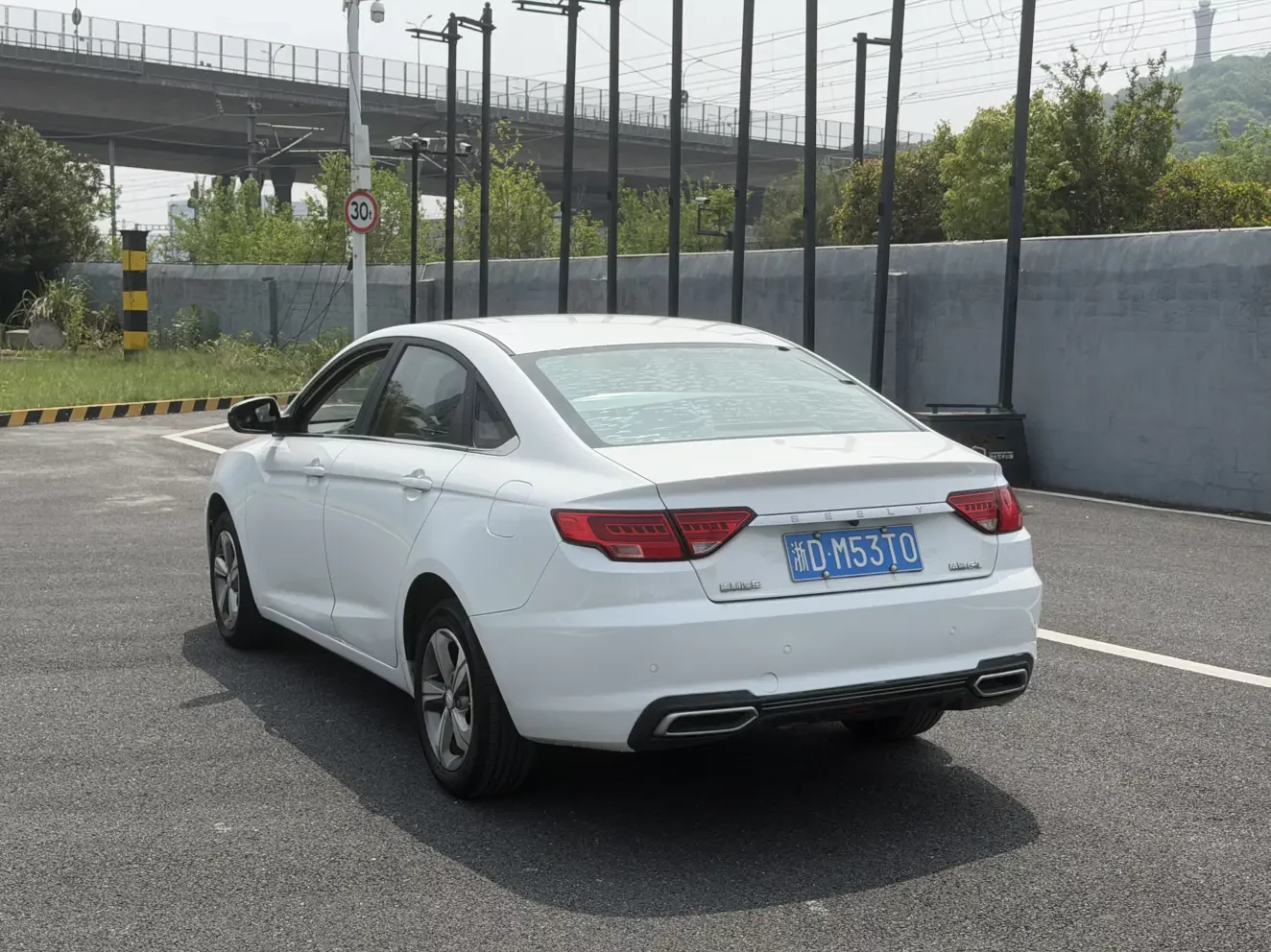 Geely Emgrand GL