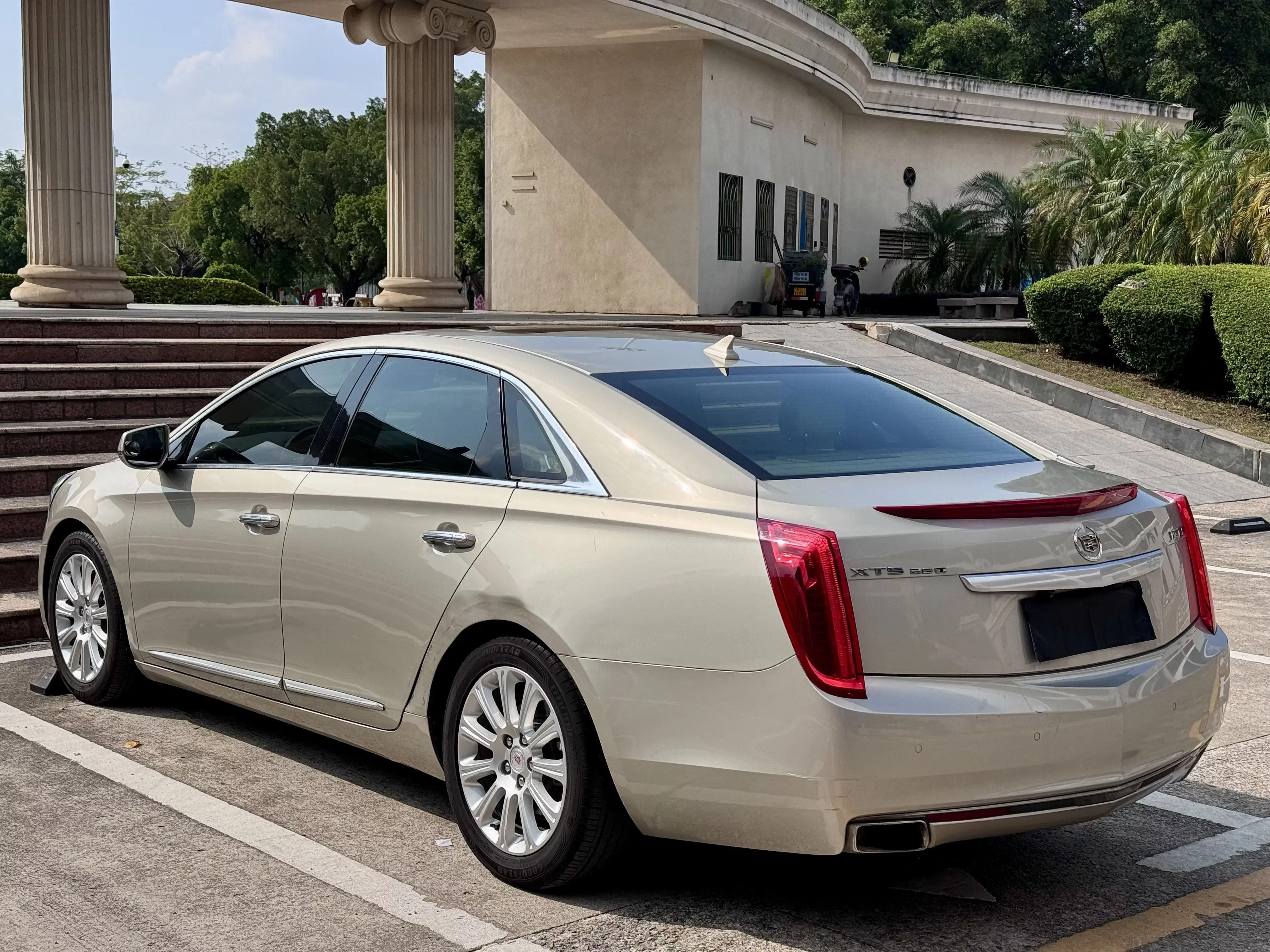 Cadillac XTS