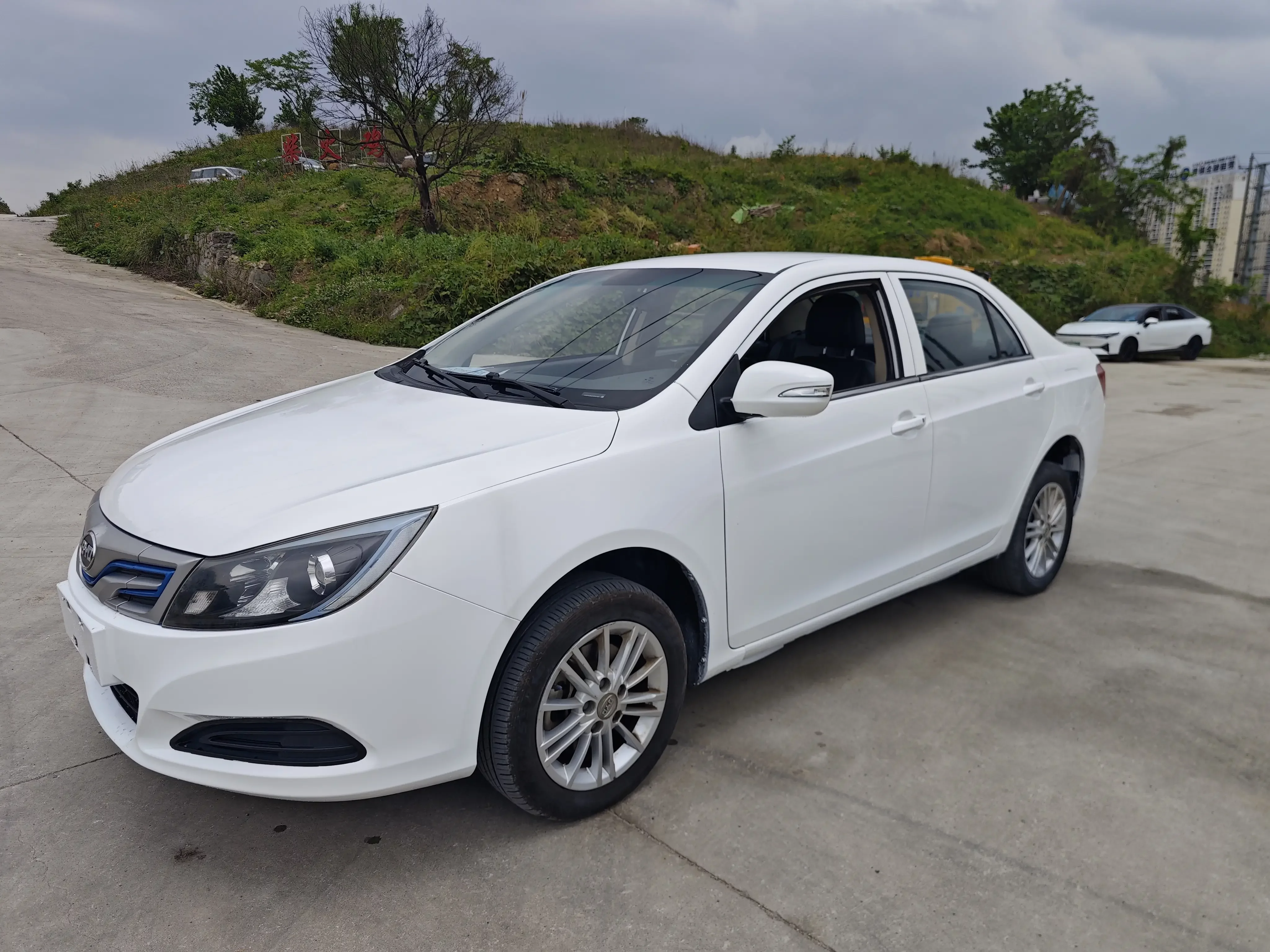 BYD e5