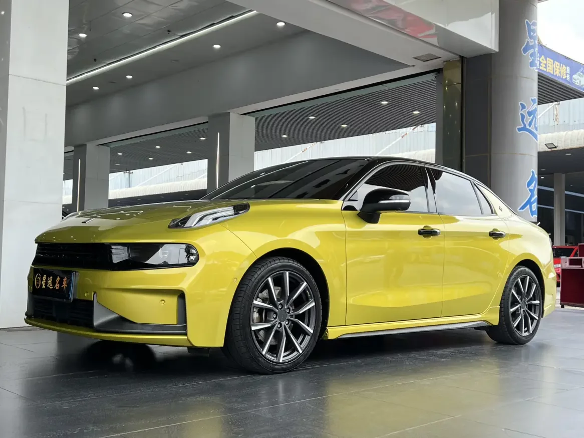 Lynk & Co 03