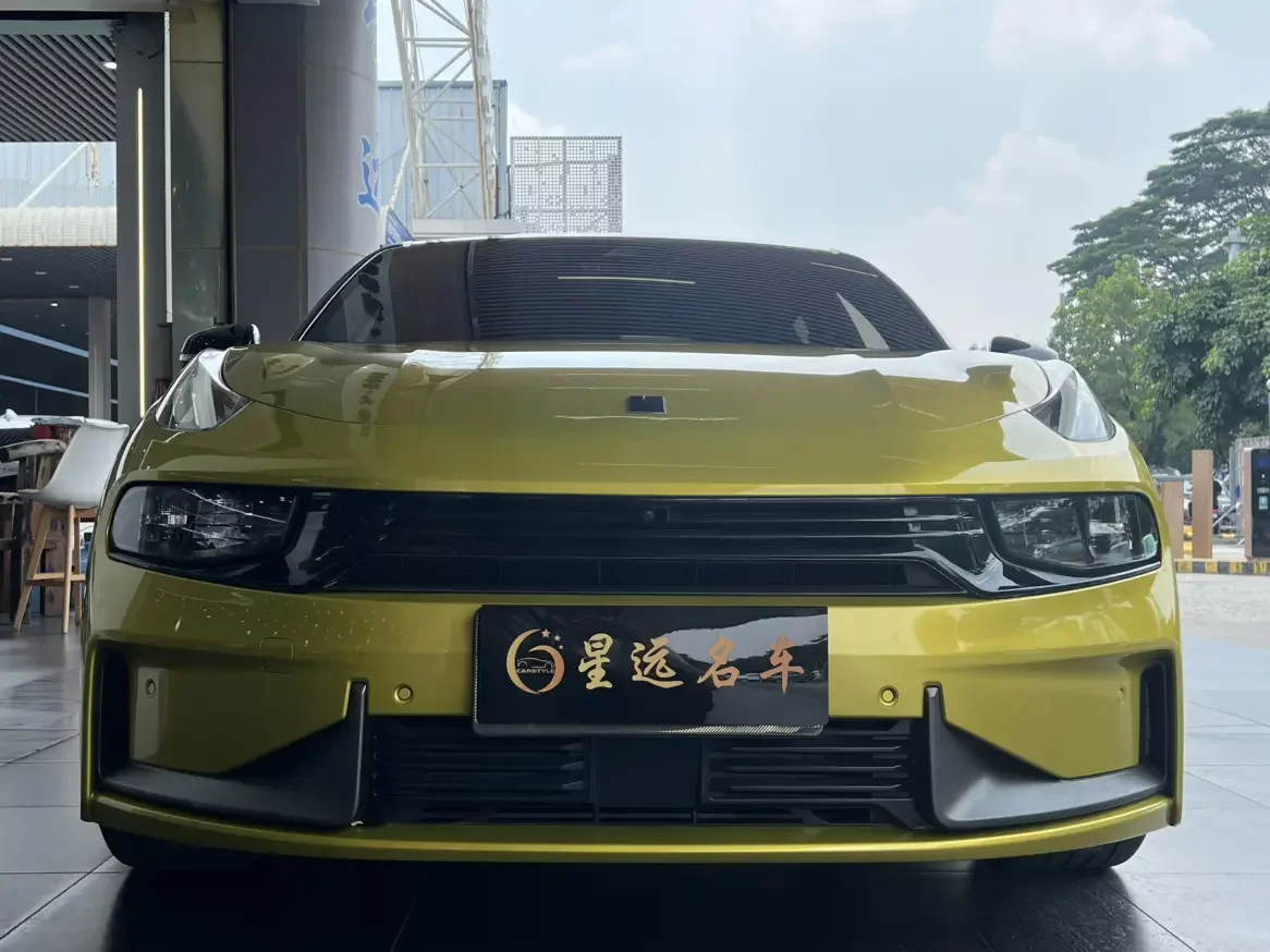 Lynk & Co 03