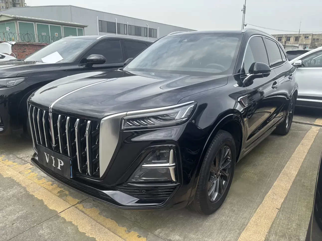 Hongqi HS5