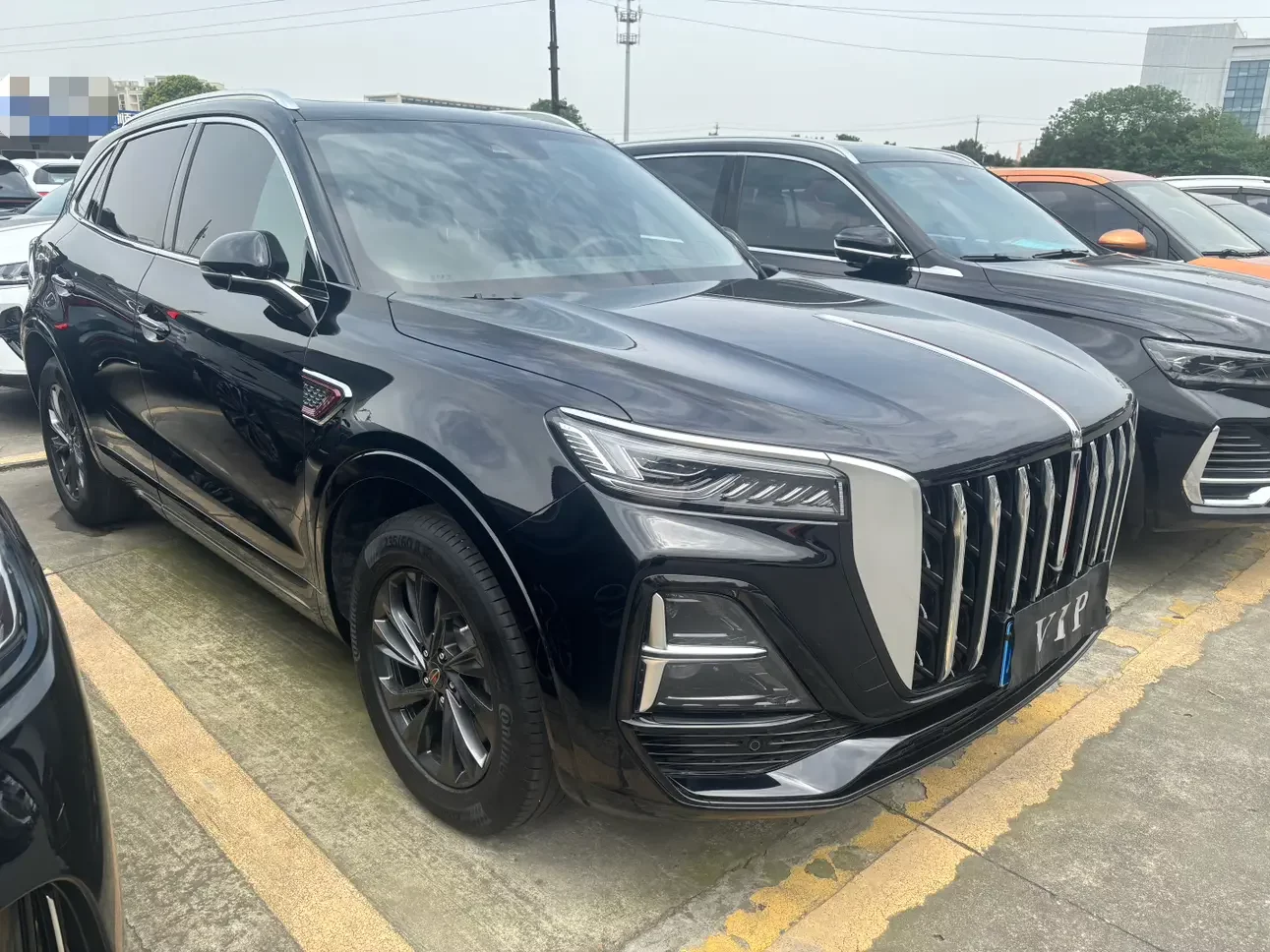 Hongqi HS5